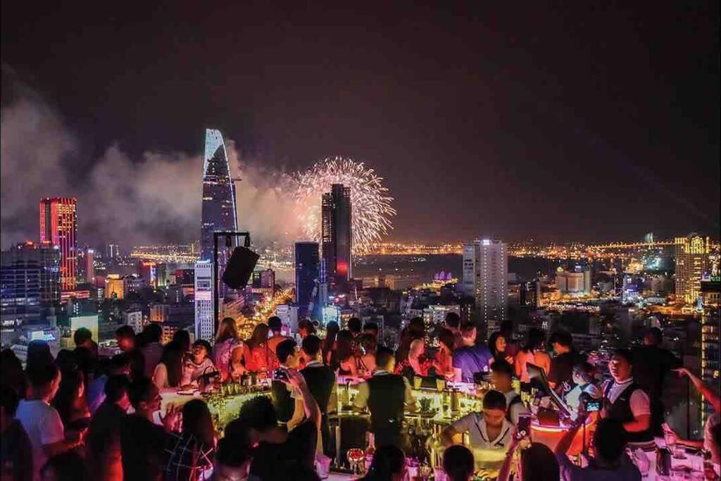 Fuzzi - Downtown modern 1BR near BuiVien walking street SOHO