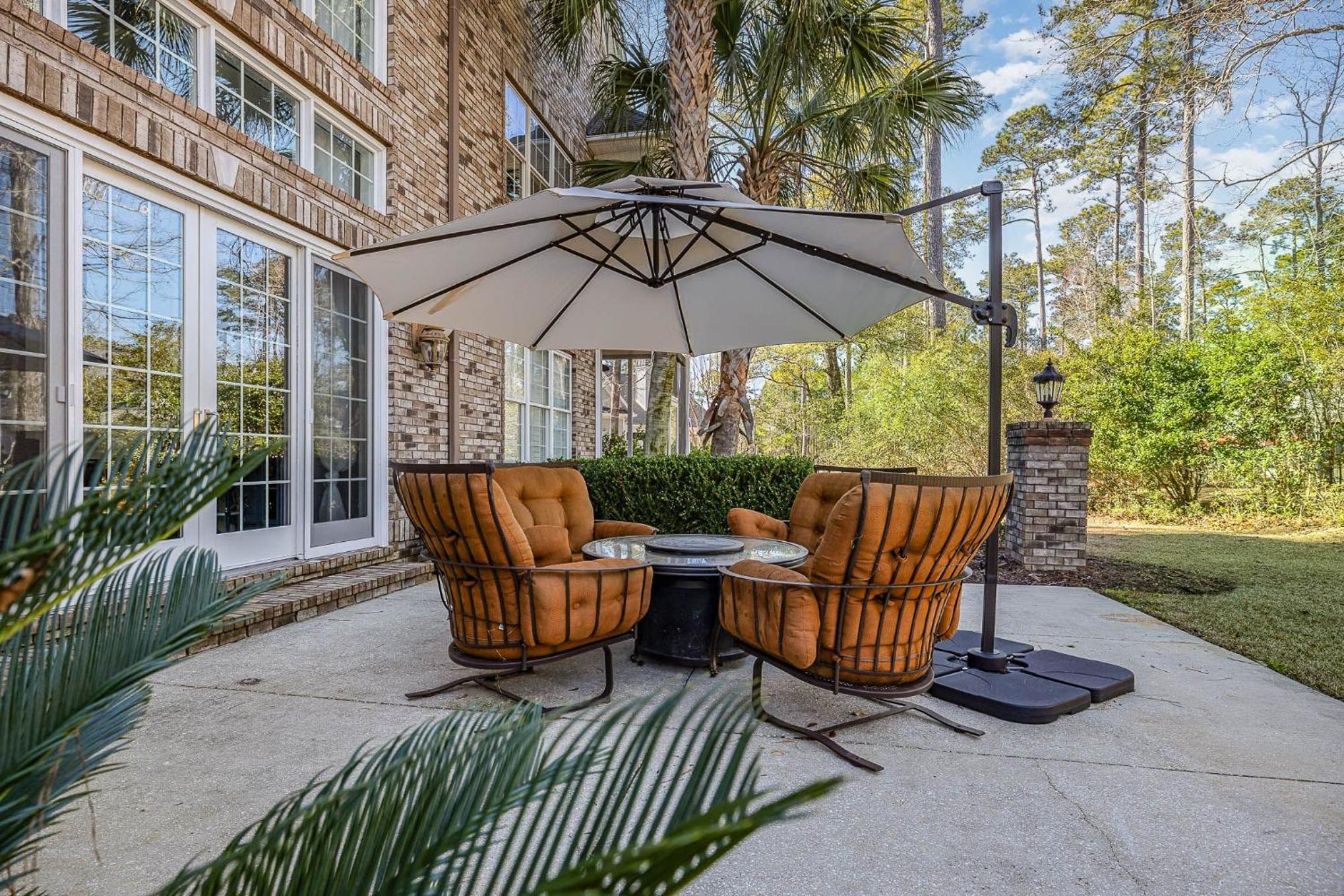 Exquisite luxury home view 4
