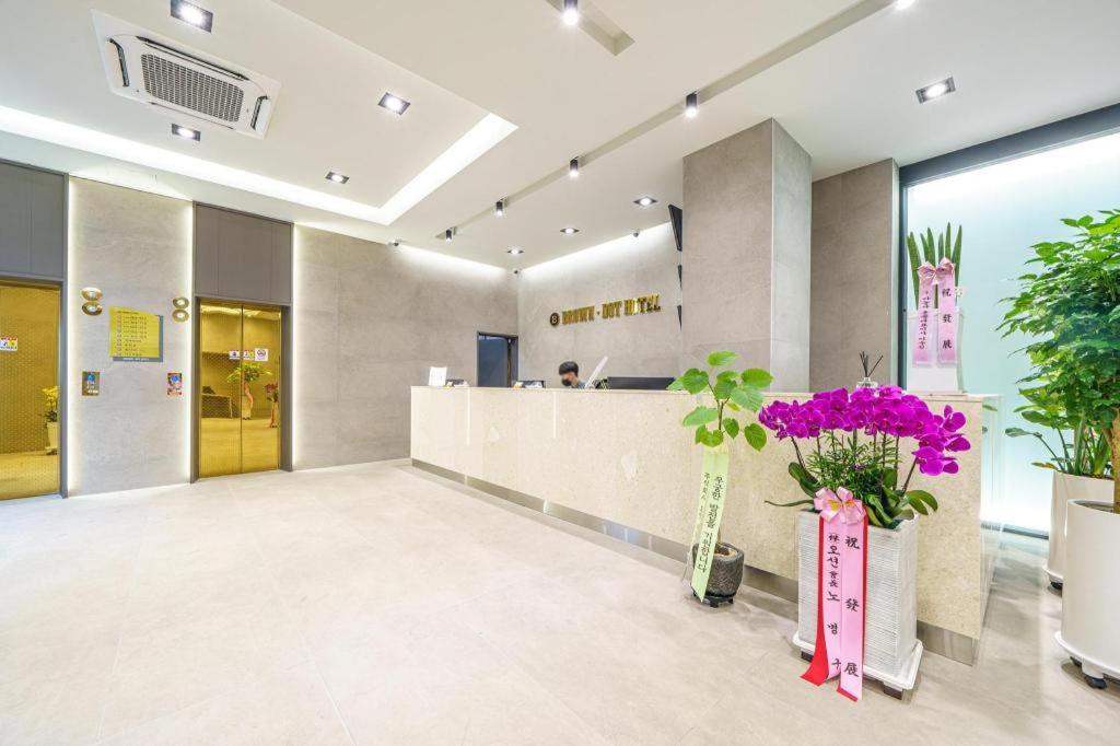 Brown dot hotel Gwangju Sangmu