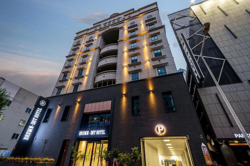 Brown dot hotel Gwangju Sangmu