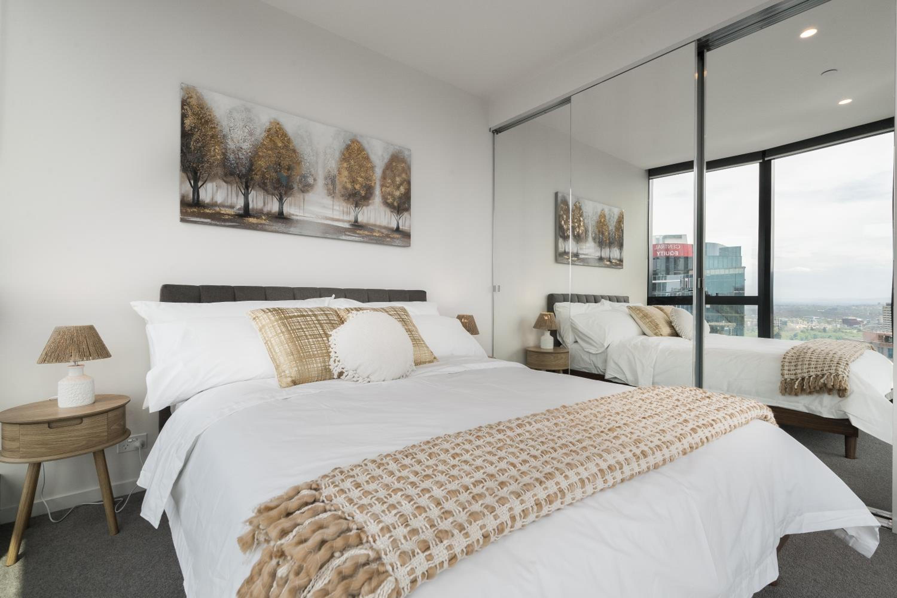 Up on the clouds with a view- 2bed 2bath with