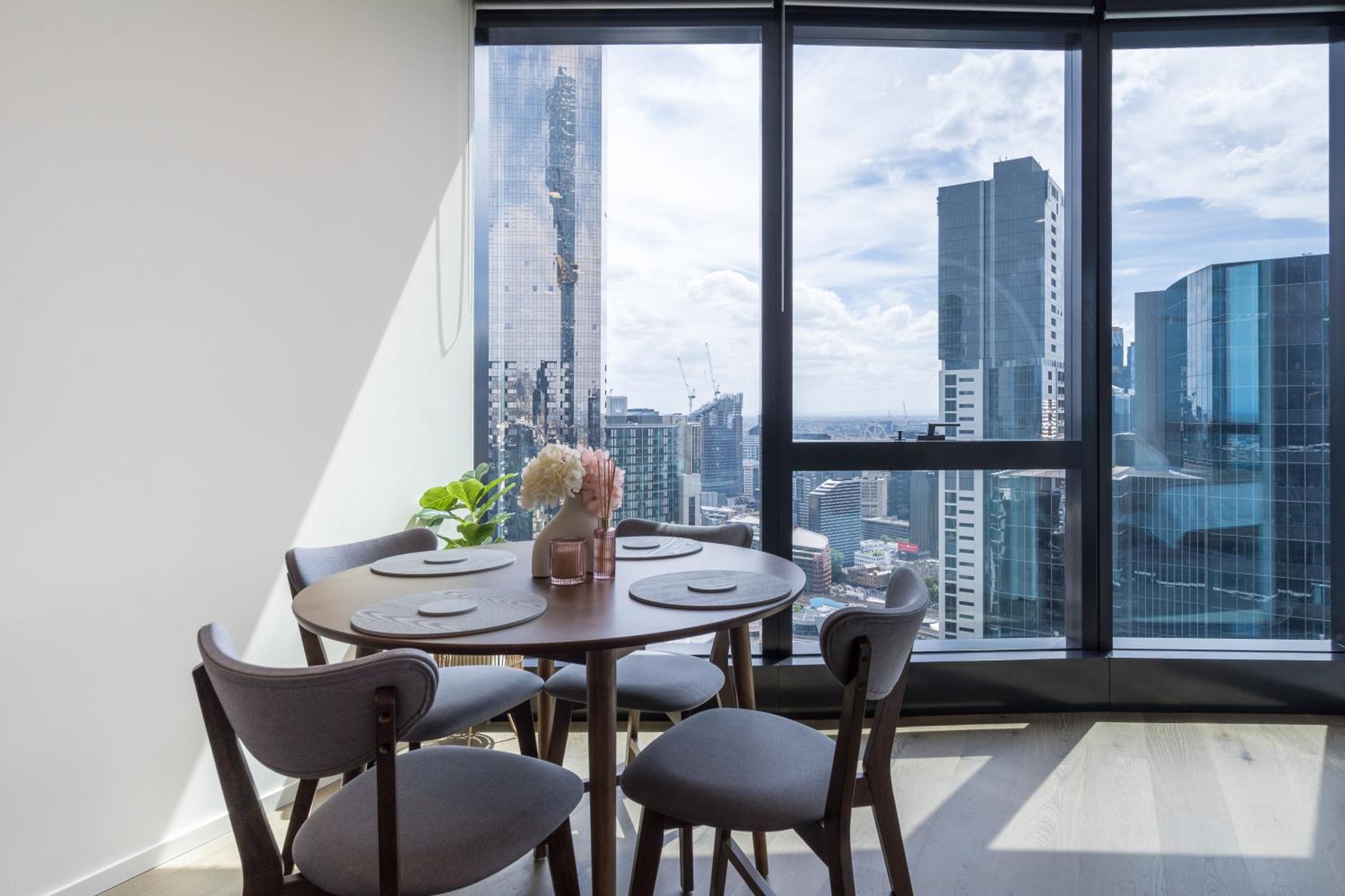 Up on the clouds with a view- 2bed 2bath with