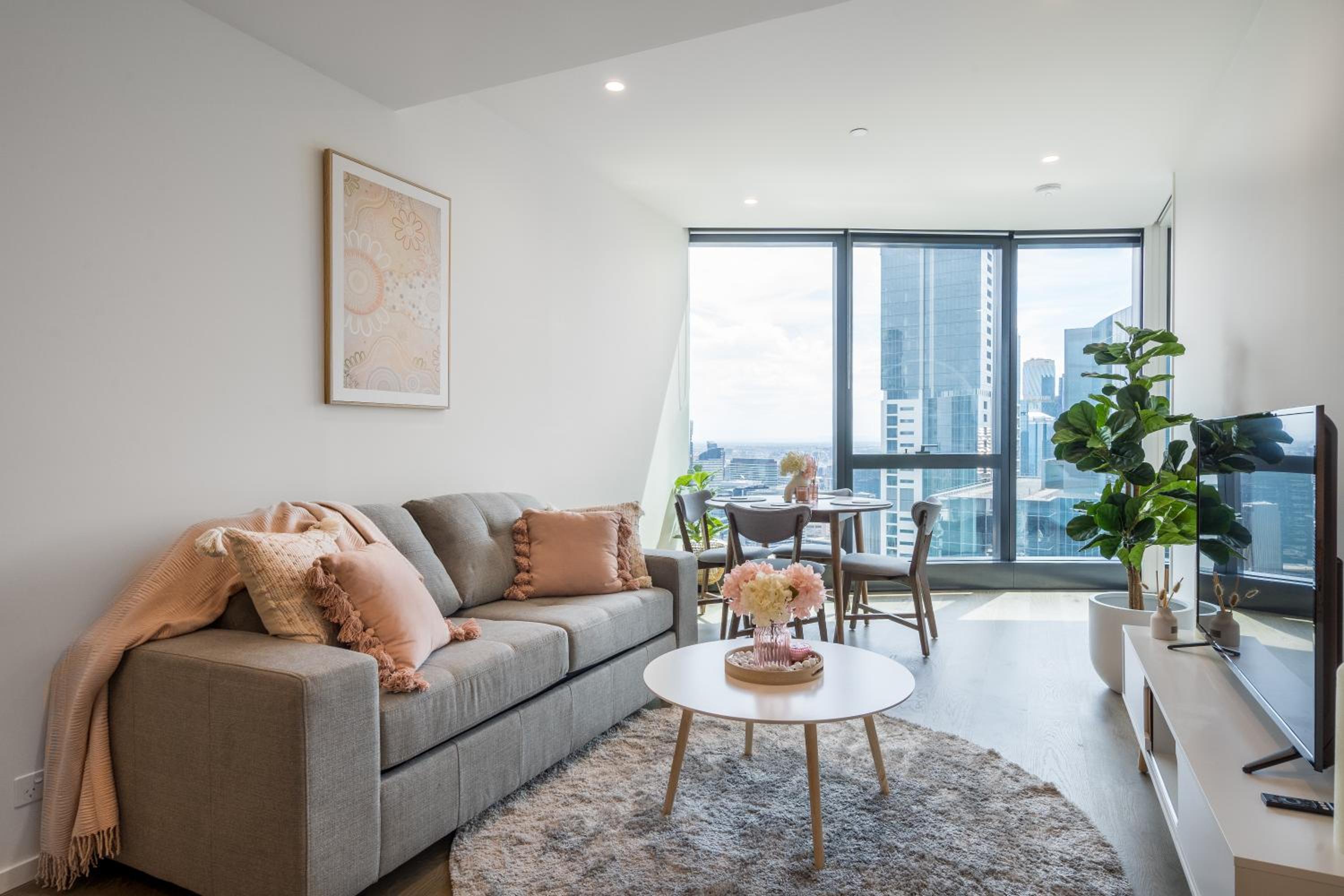 Up on the clouds with a view- 2bed 2bath with