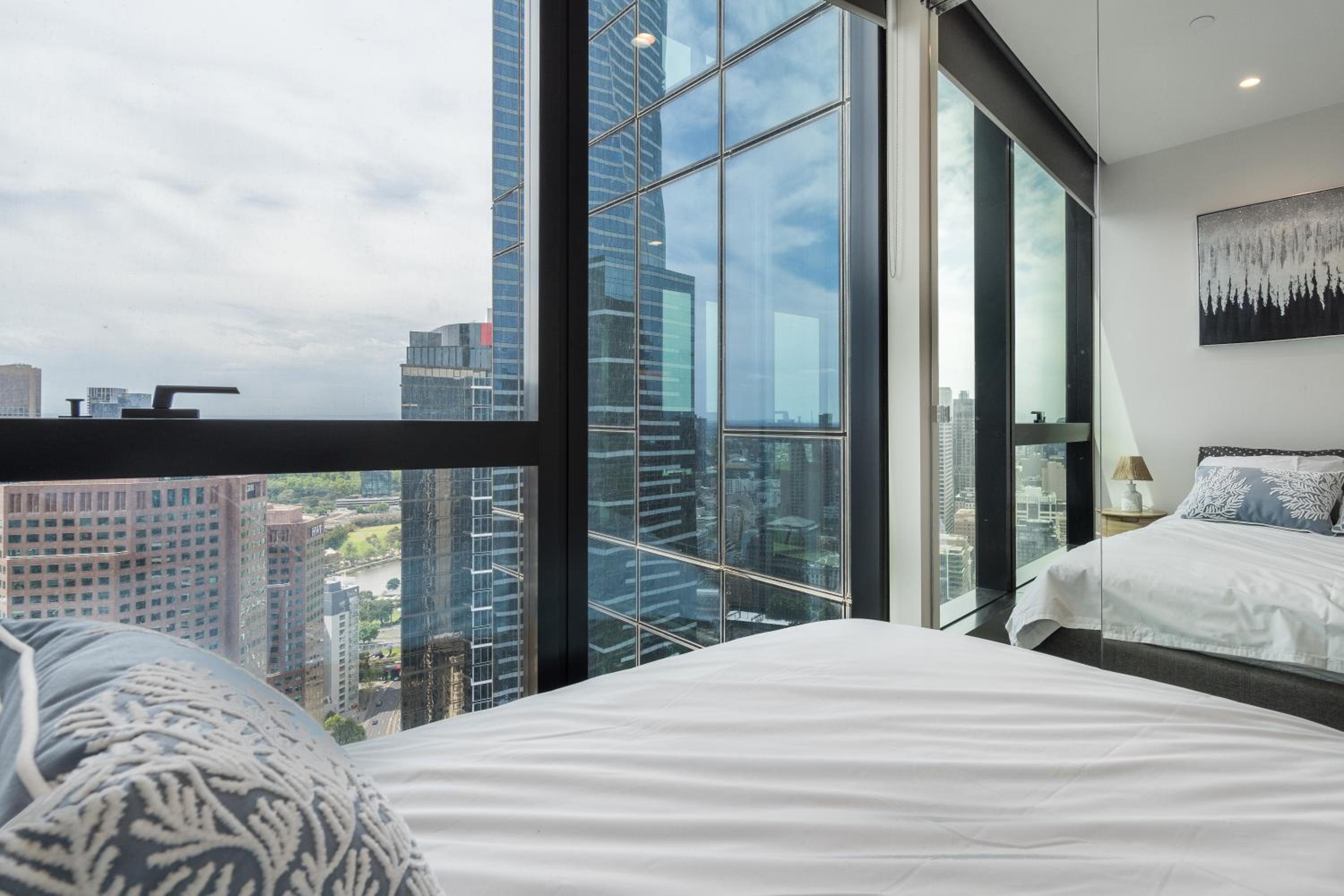 Up on the clouds with a view- 2bed 2bath with