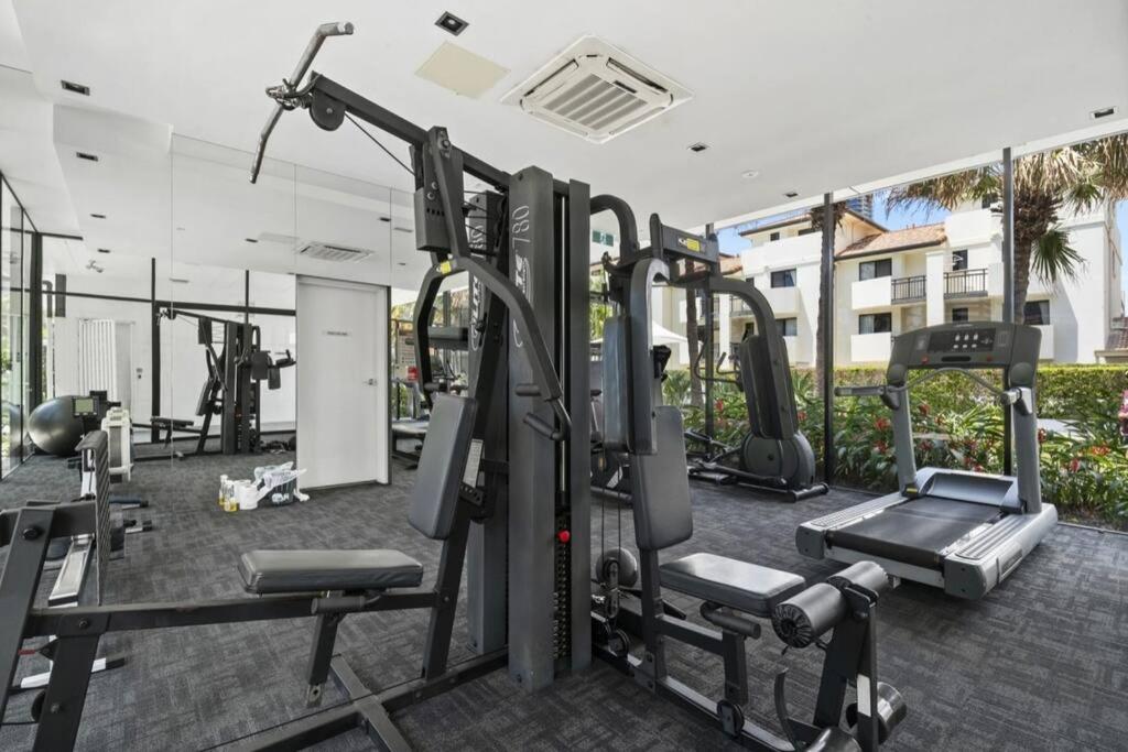Luxury Broadbeach Apartment with Ocean Views