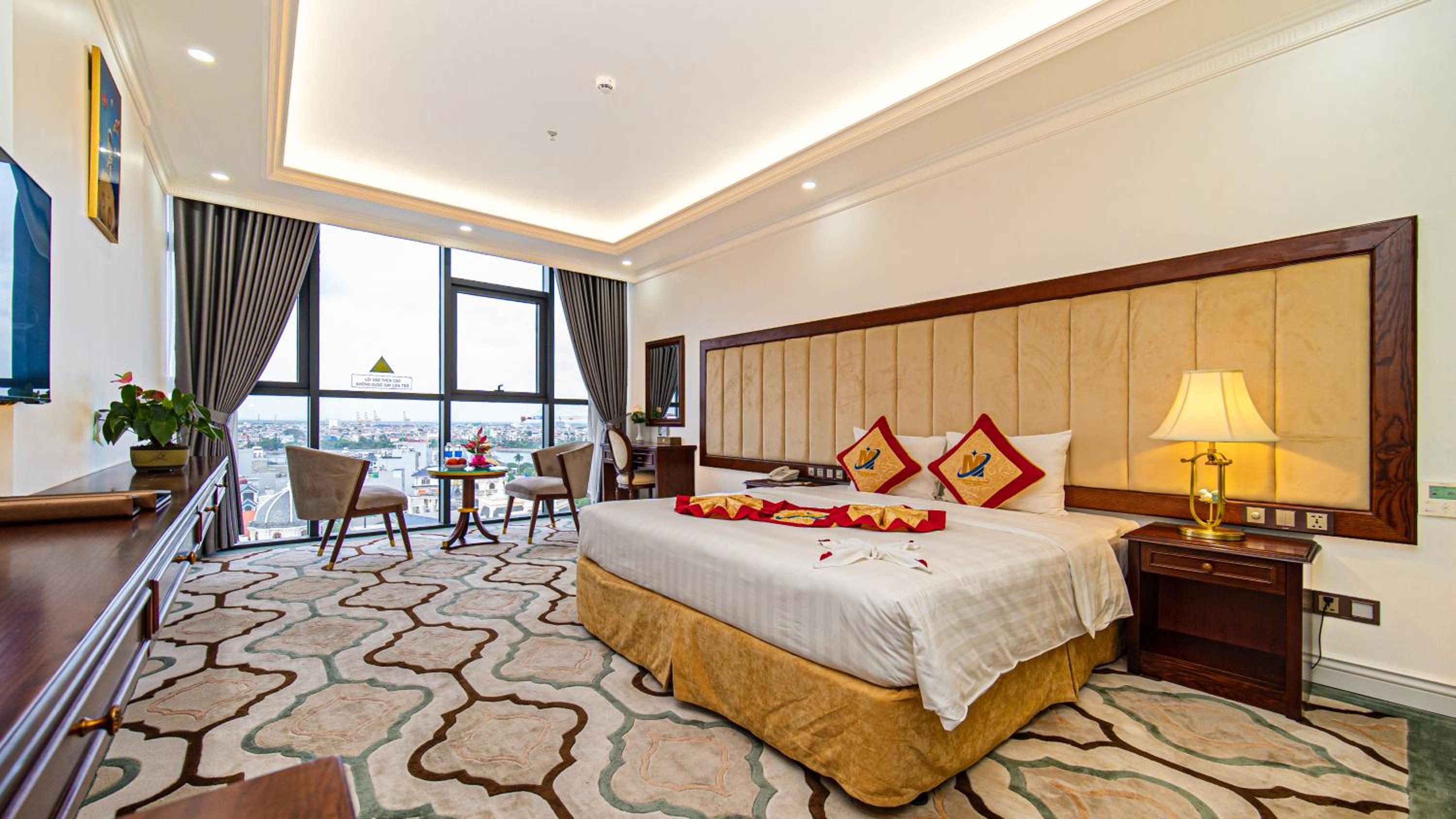 THE SHINE 2 HOTEL & APARTMENT
