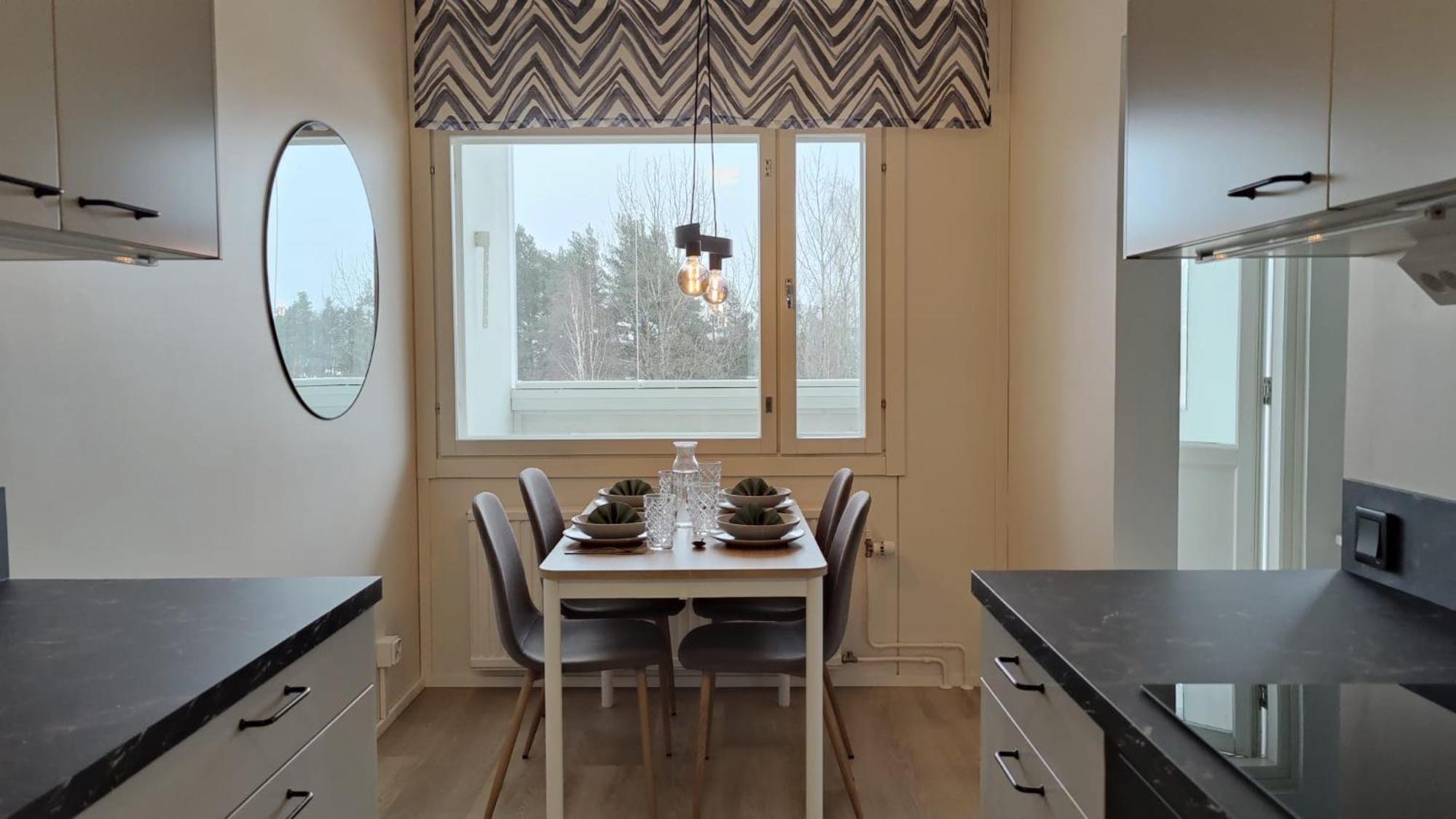 Green Getaway - near Helsinki Vantaa Airport, top-floor, free parking & wifi view 5