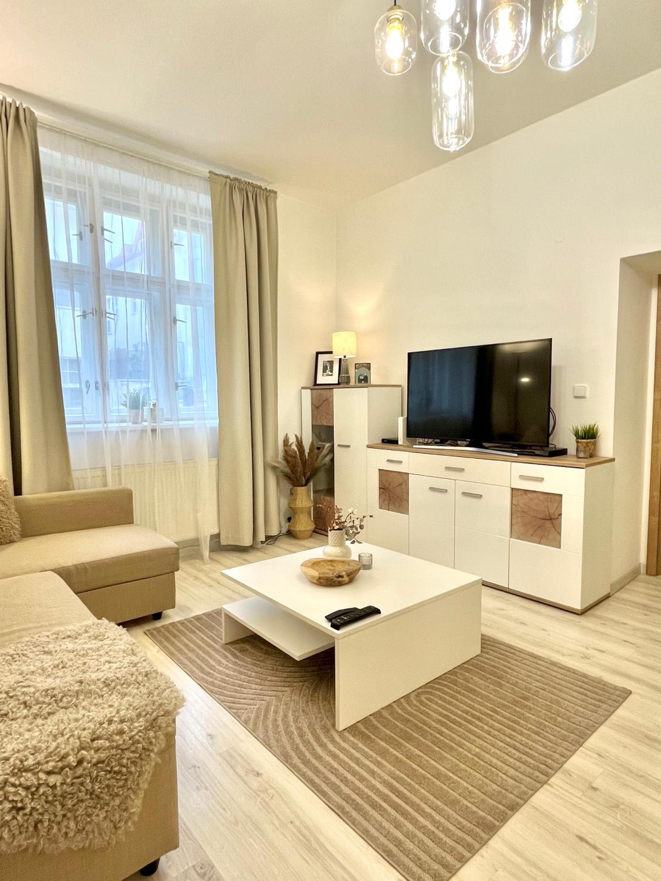 JAMES BOND Apartment TOP Location Air Conditioned view 5