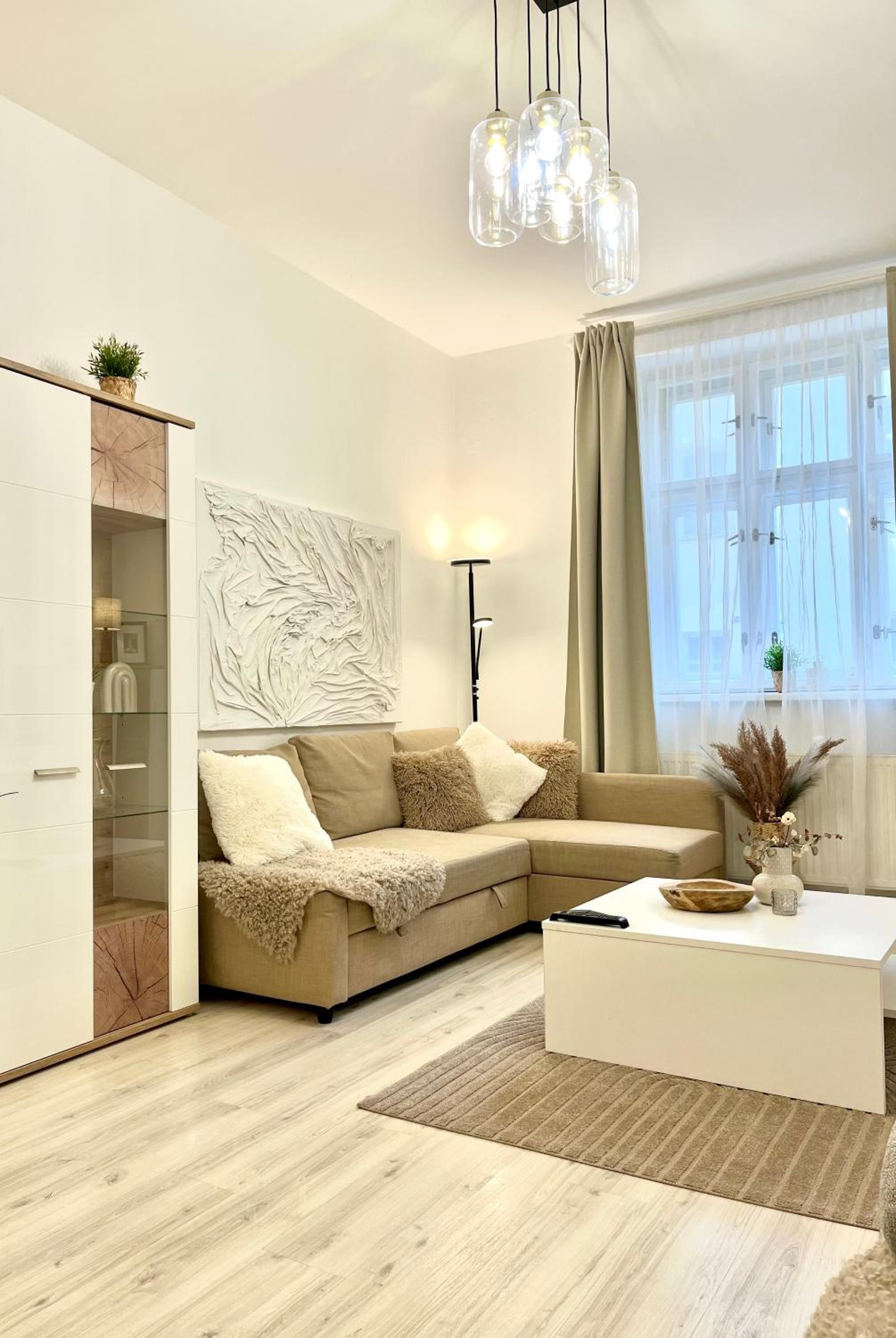 JAMES BOND Apartment TOP Location Air Conditioned view 2
