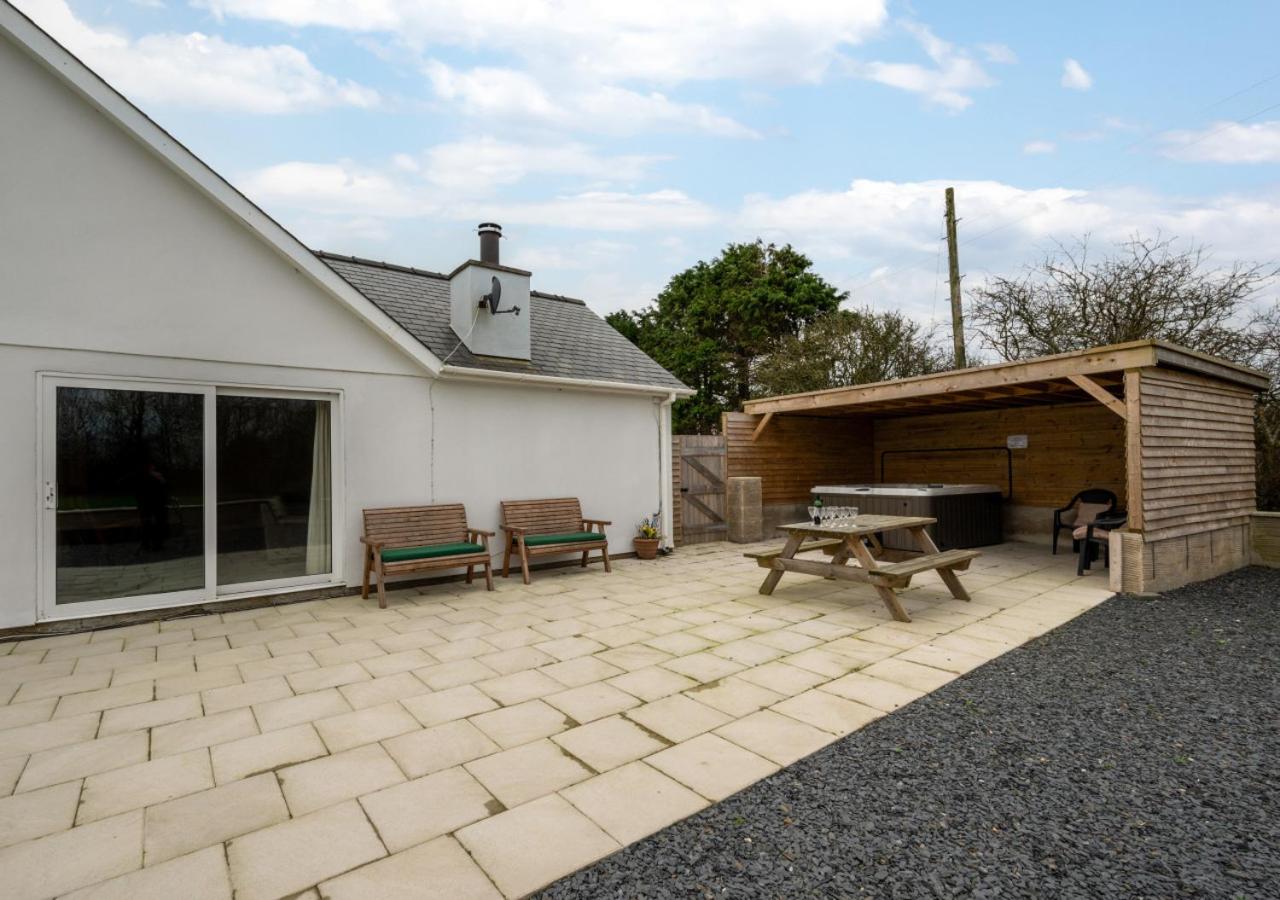 5 Bed in Bryncroes oc-llecyn