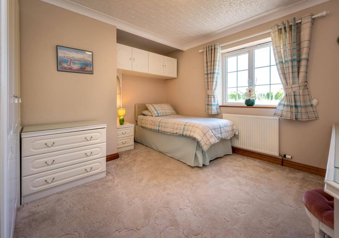 5 Bed in Bryncroes oc-llecyn
