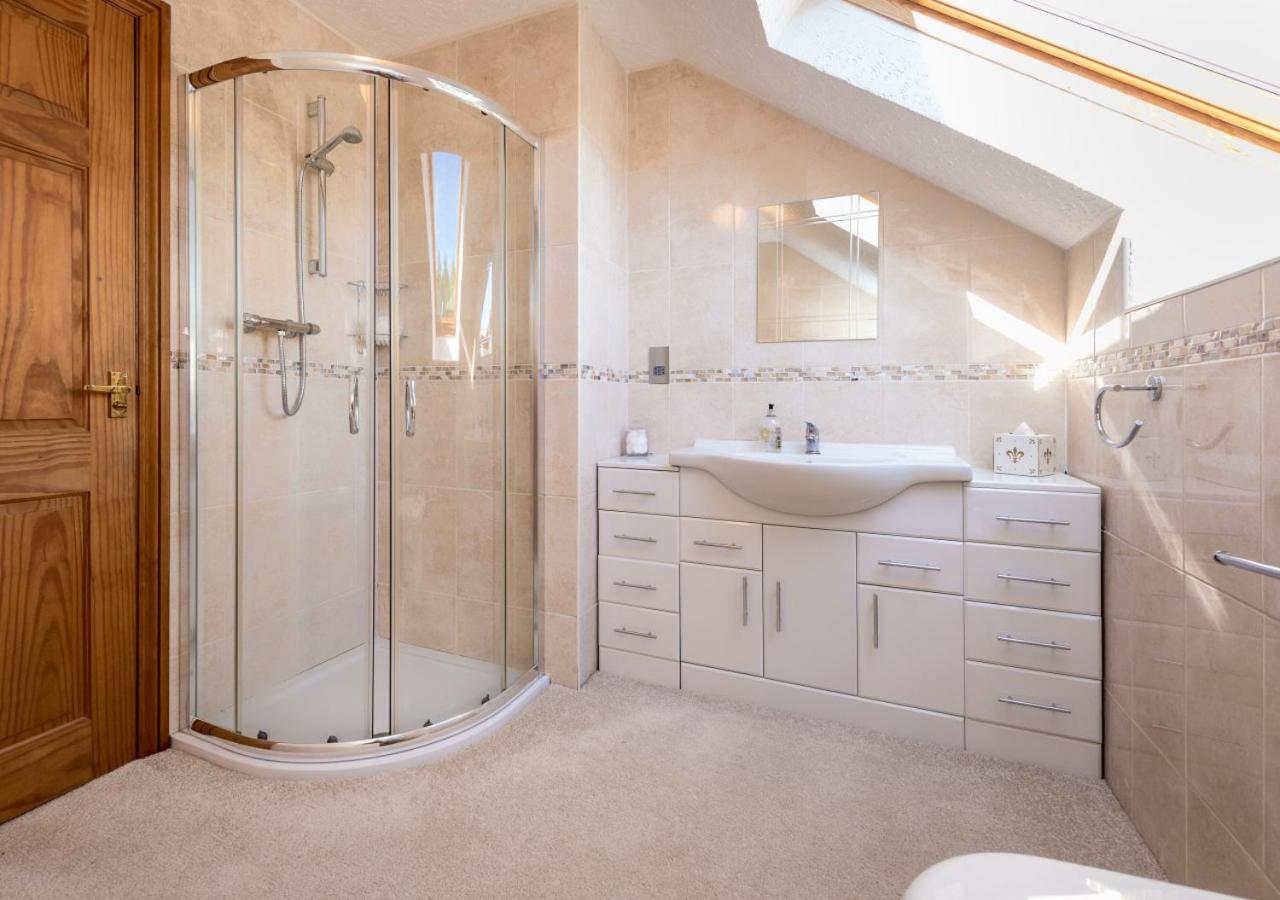5 Bed in Bryncroes oc-llecyn