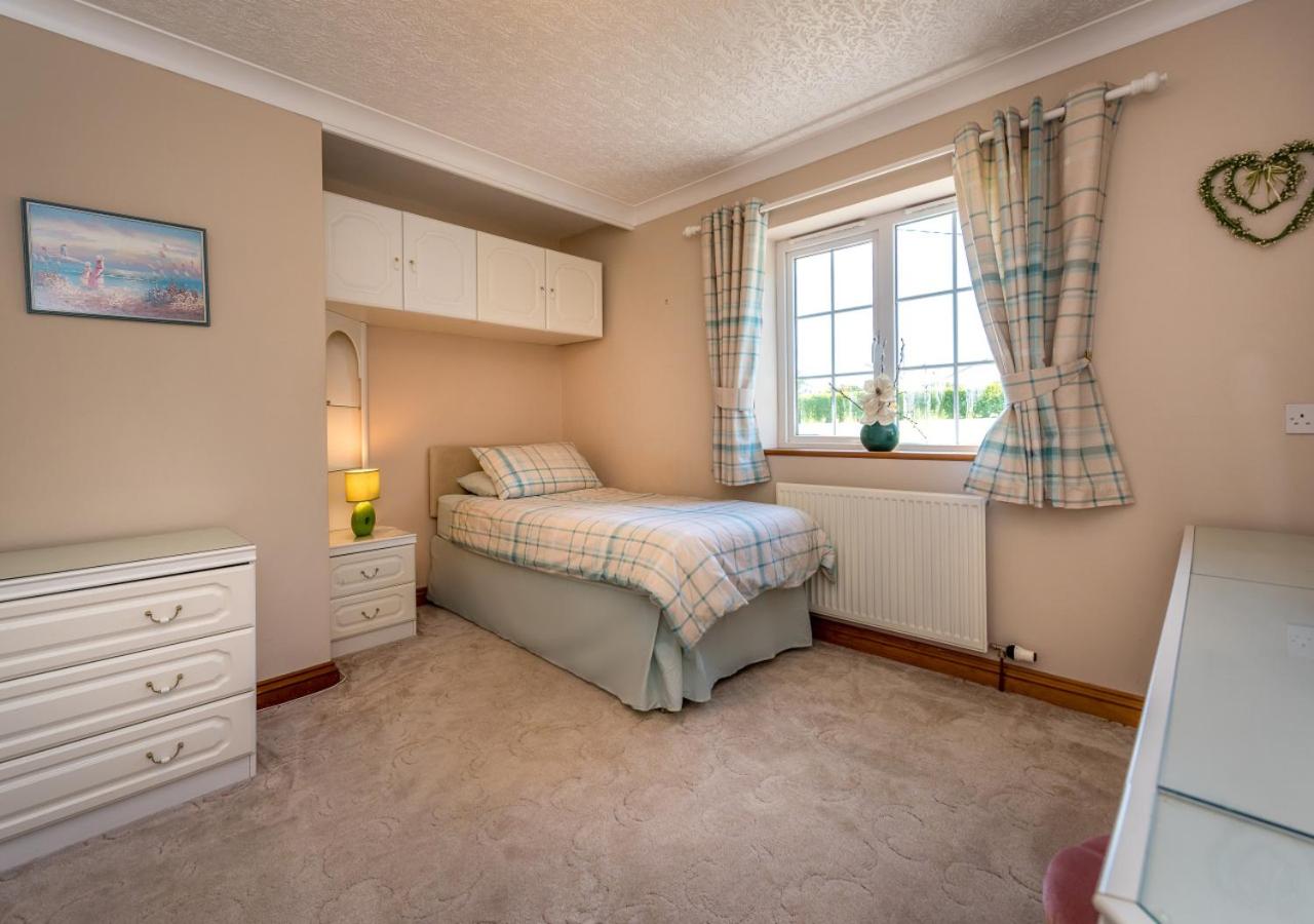 5 Bed in Bryncroes oc-llecyn