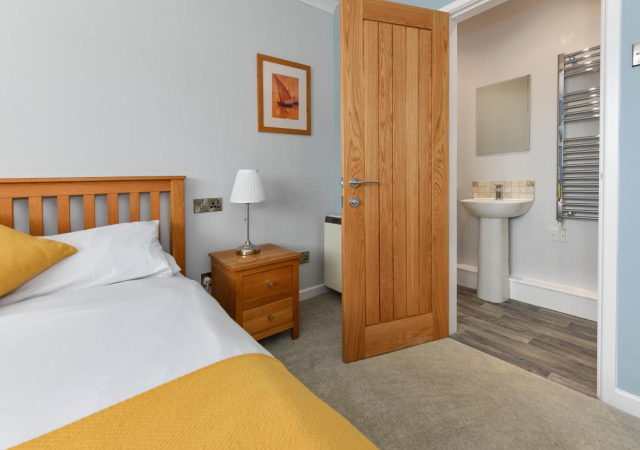 3 Bed in Tudweiliog oc-1brodw view 2