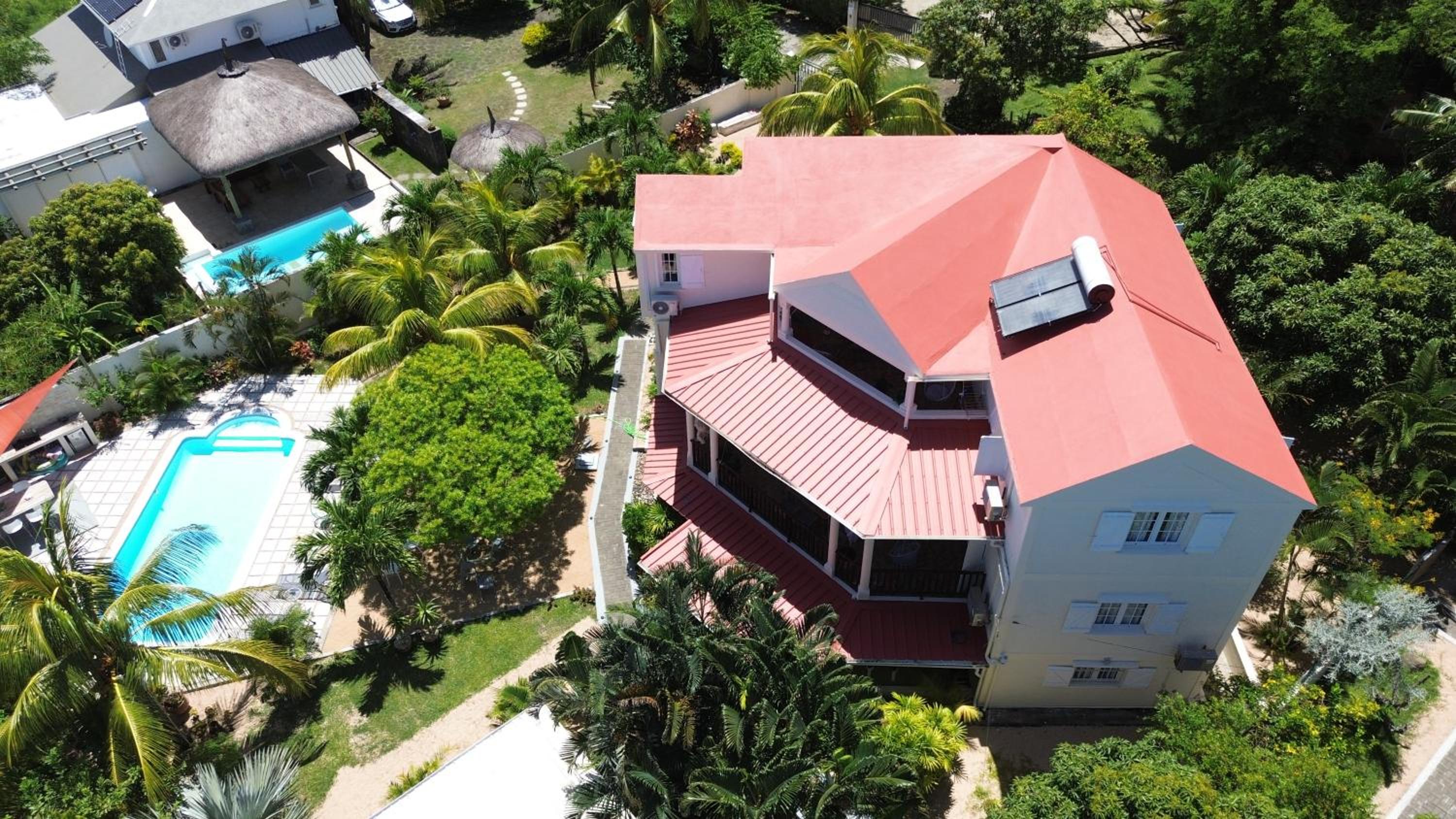 LAKAZ DEL SOL - Elegant apartments with luxurious garden, pool and barbecue area - Tourism Permit Certified