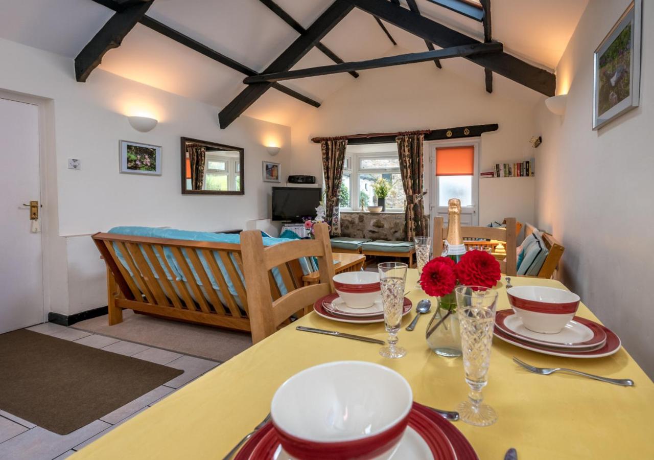 1 Bed in Llanbedrog oc-camell