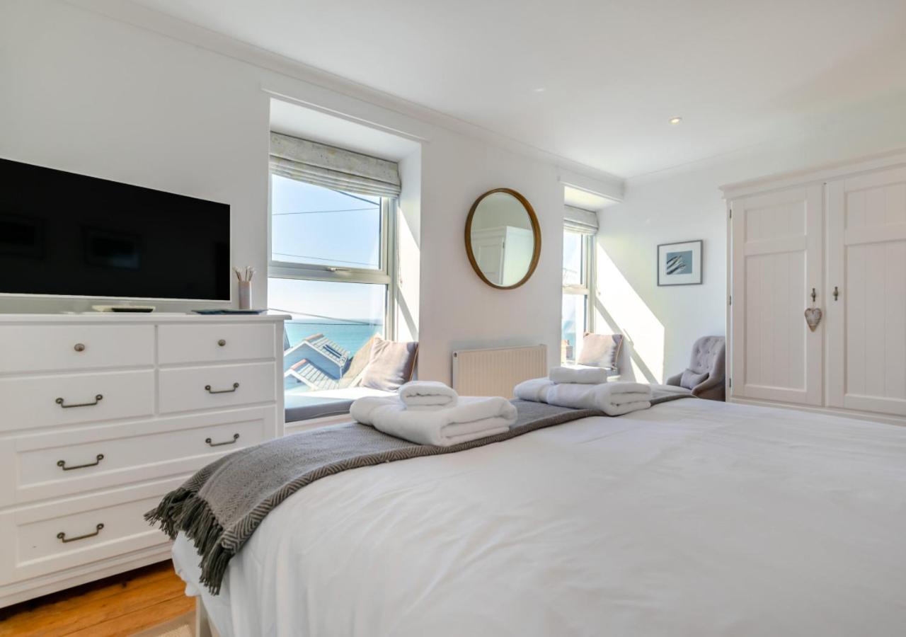 2 Bed in Porthleven oc-suffol