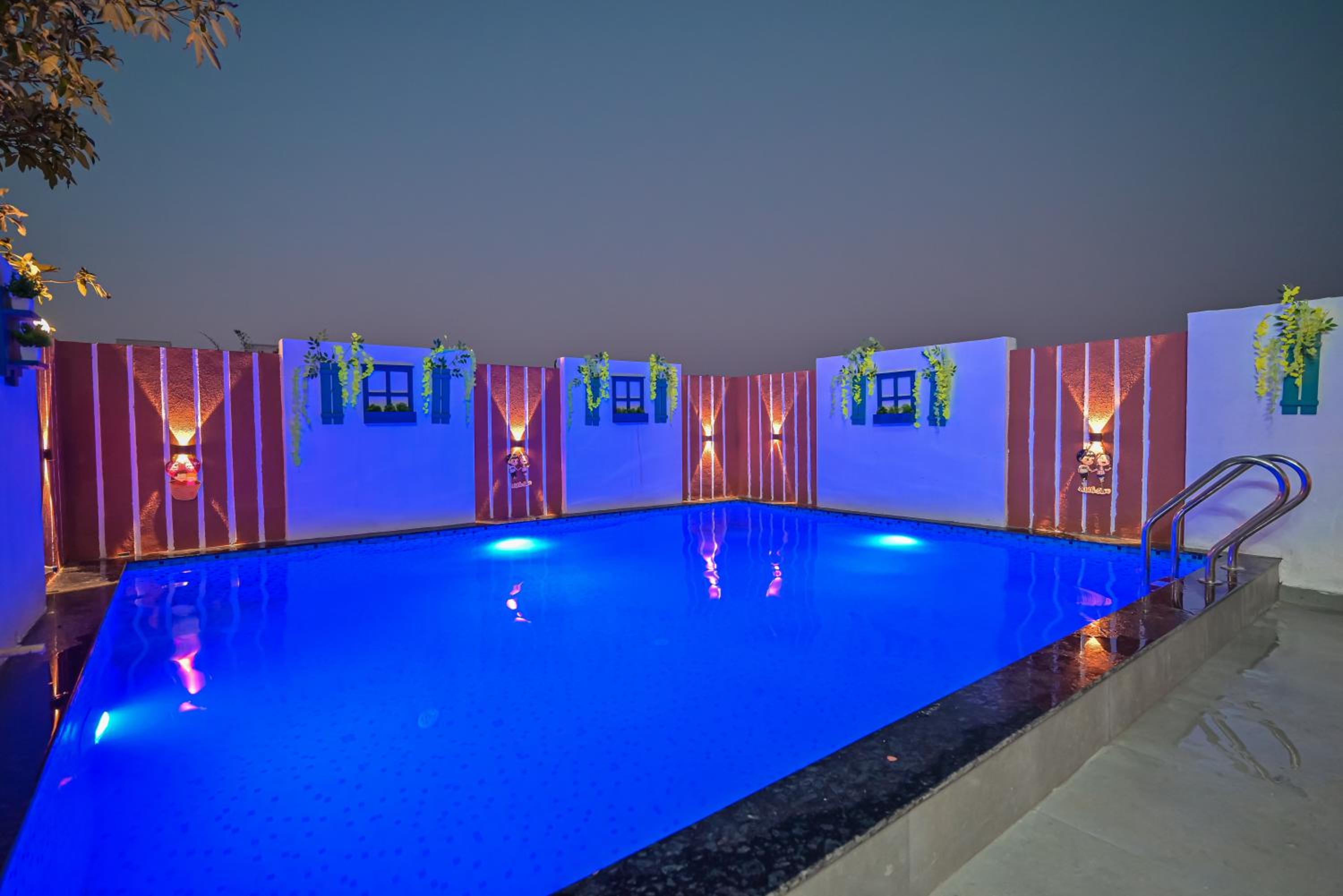 ll EMPYREAN STAY ll AIRAWAT VILLA ll 2BHK ll AC ll PVT POOL ll LUXURY VILLA lI COUPLE FRIENDLY view 2