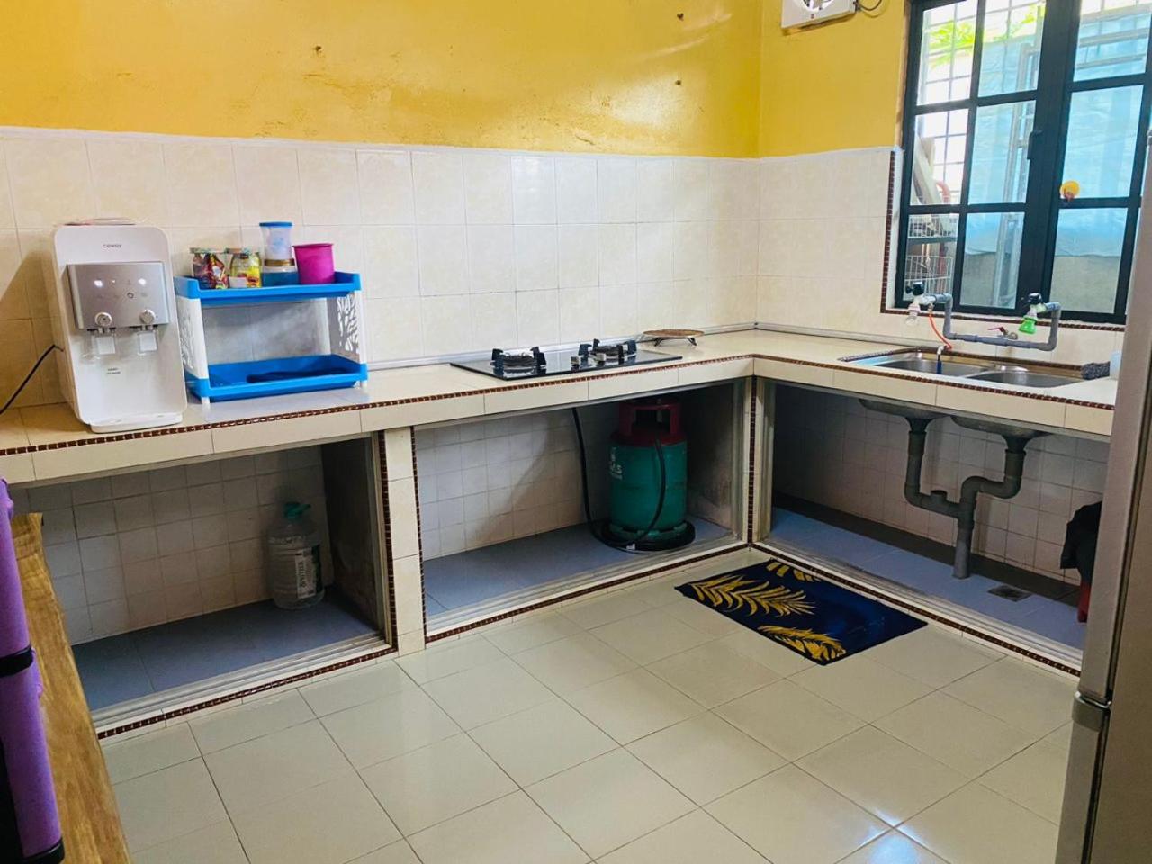 ZR Homestay Kemaman dengan 3 Bilik Tidur 2 Bilik Air photo 8
