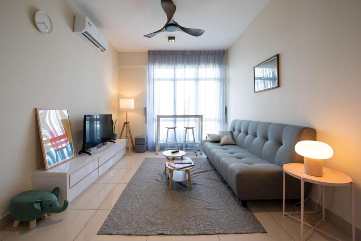 Modern & Cozy 3BR Apt ARC at Austin Free Parking