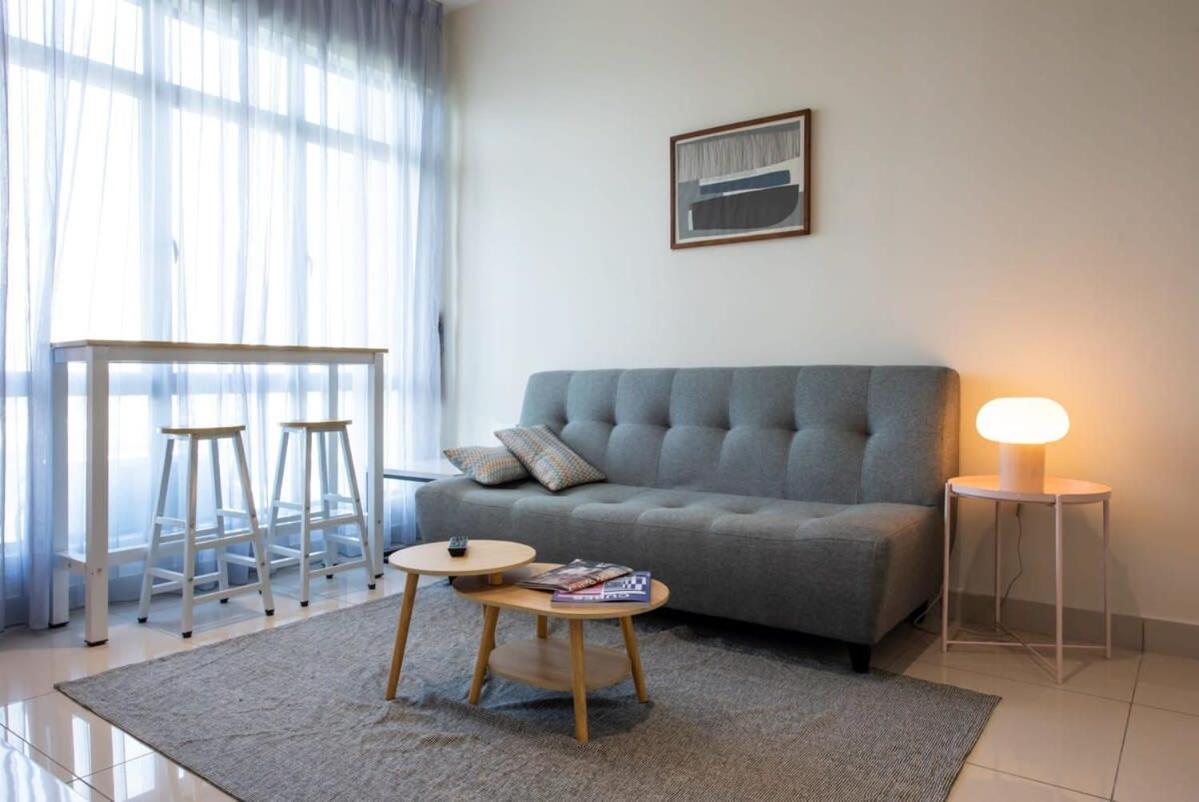 Modern & Cozy 3BR Apt ARC at Austin Free Parking