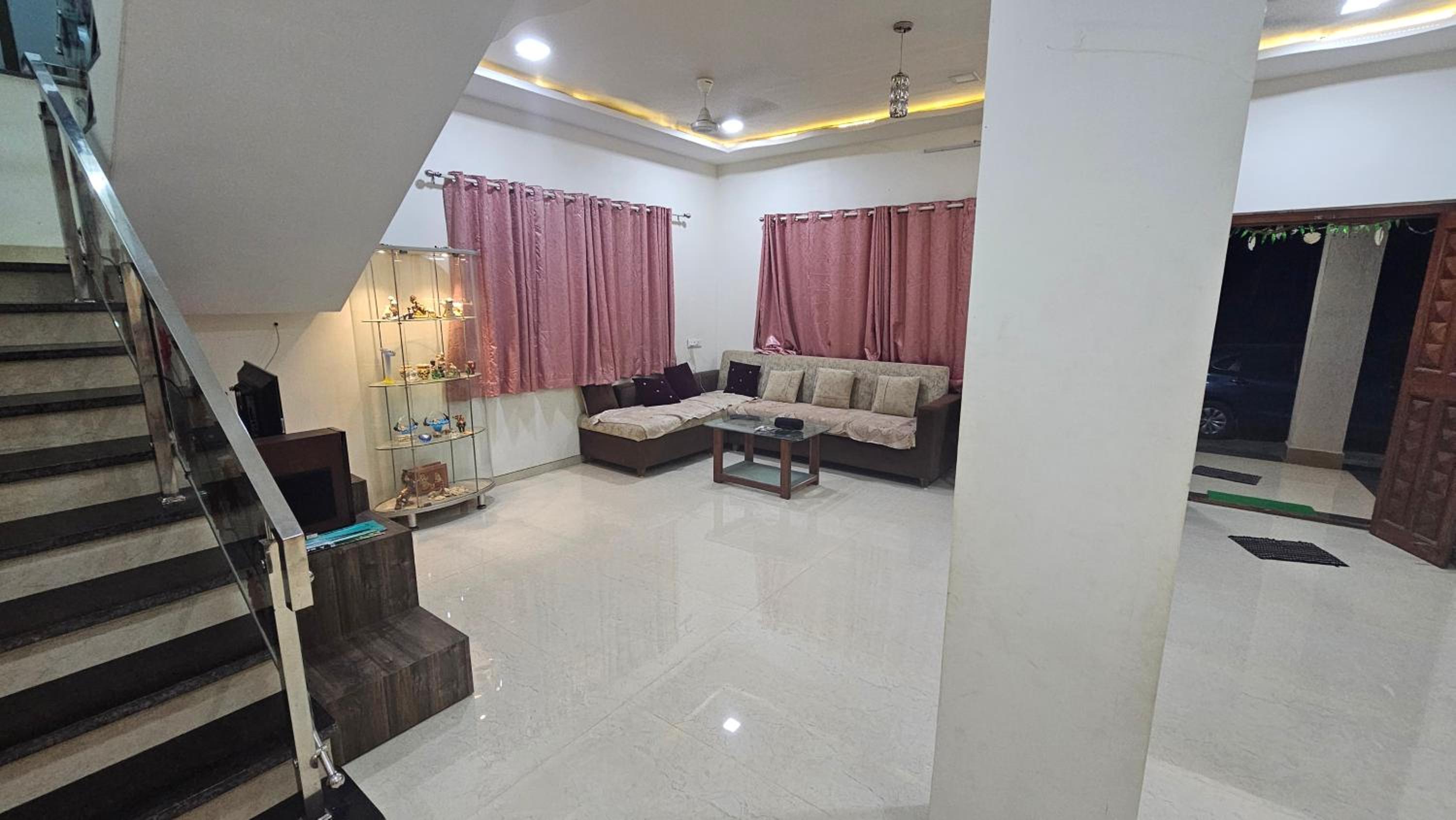 Om Nanaai Villa view 3