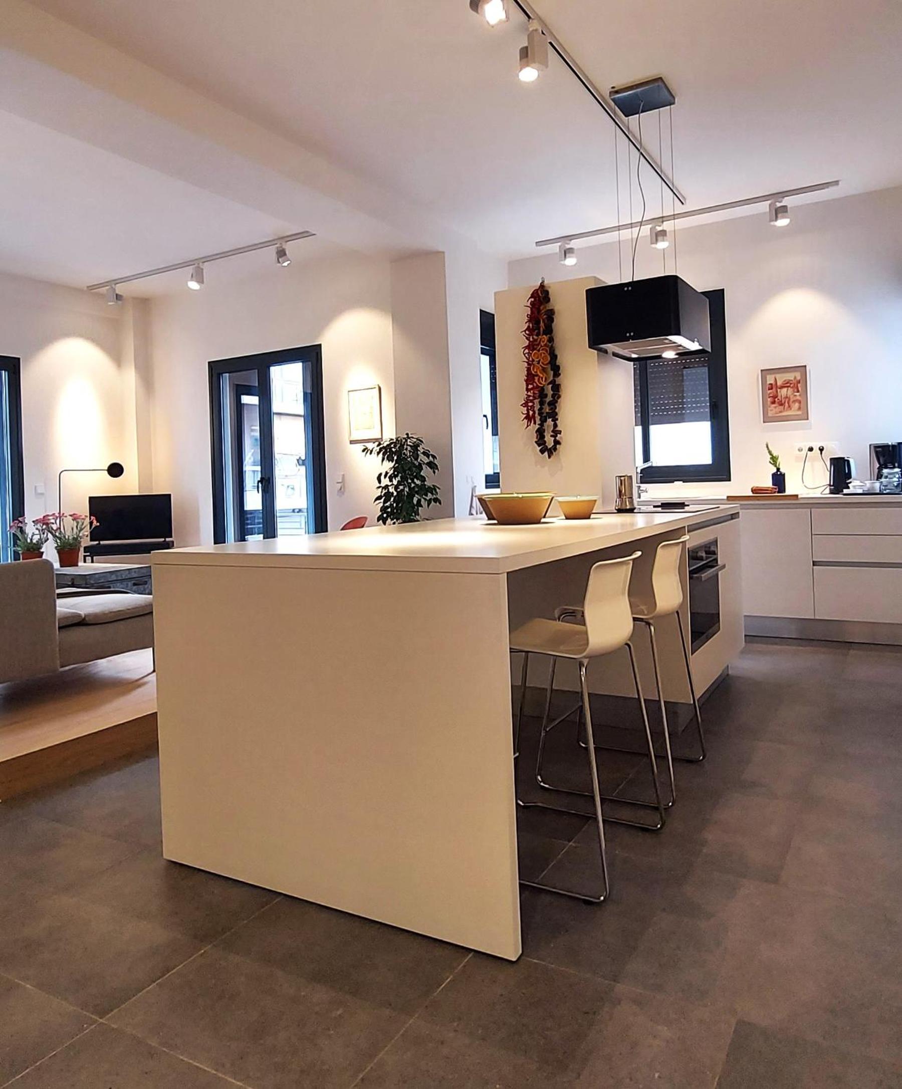 An elegant apartment at the foot of the Acropolis