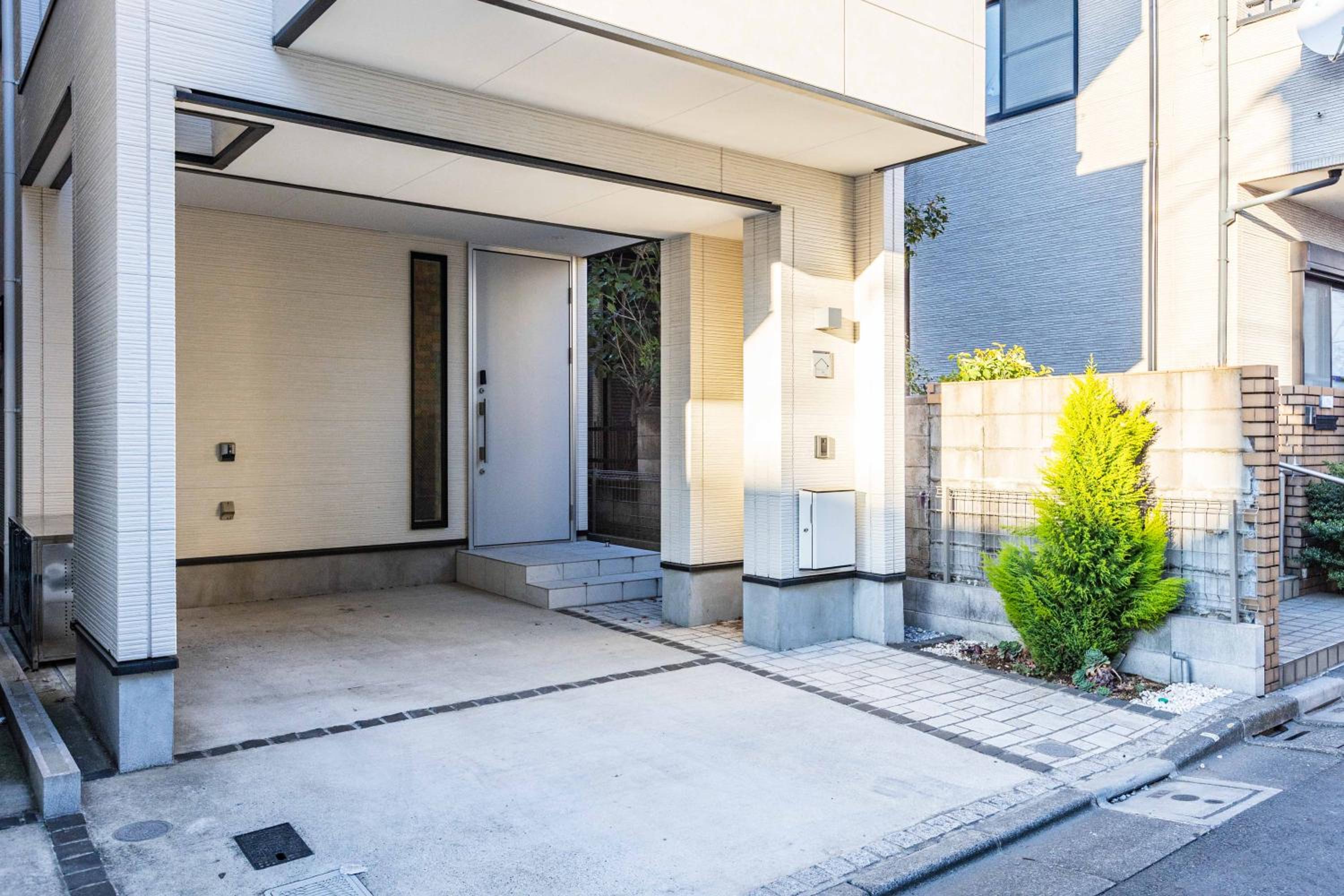 Modern House Tokyo east