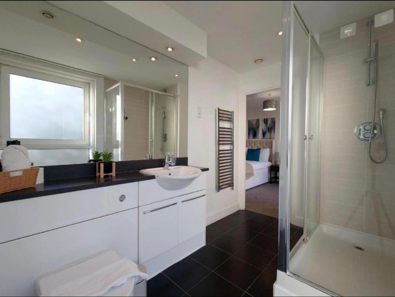Luxury Dockview 3 Beds Excel London