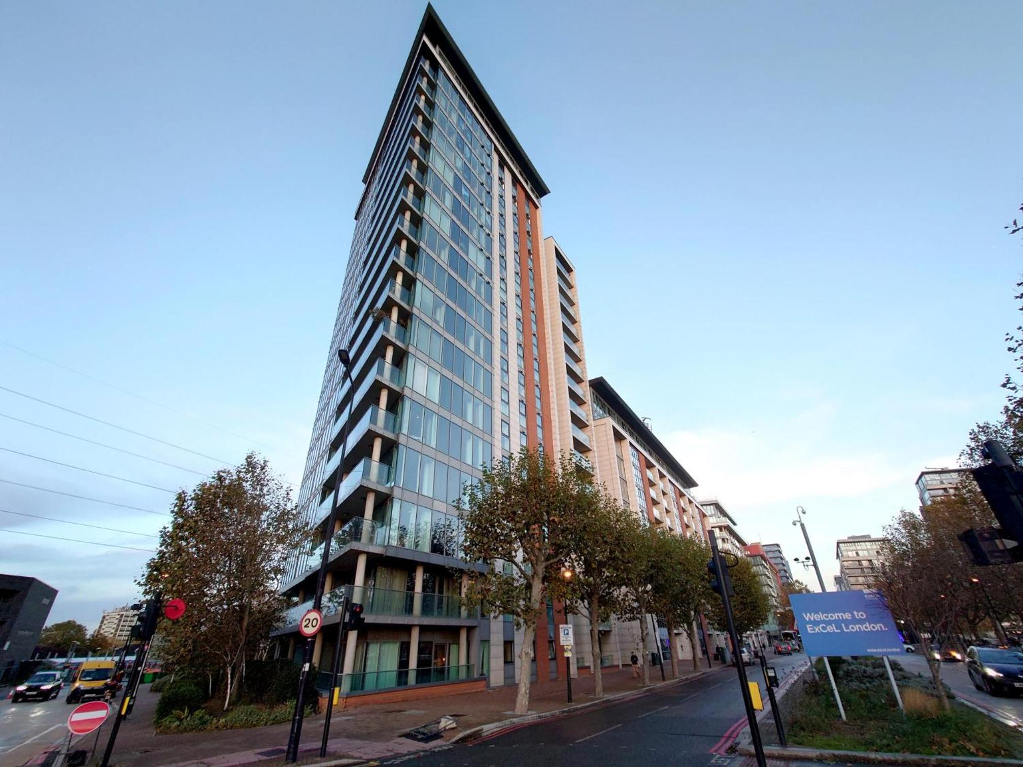 Luxury Dockview 3 Beds Excel London