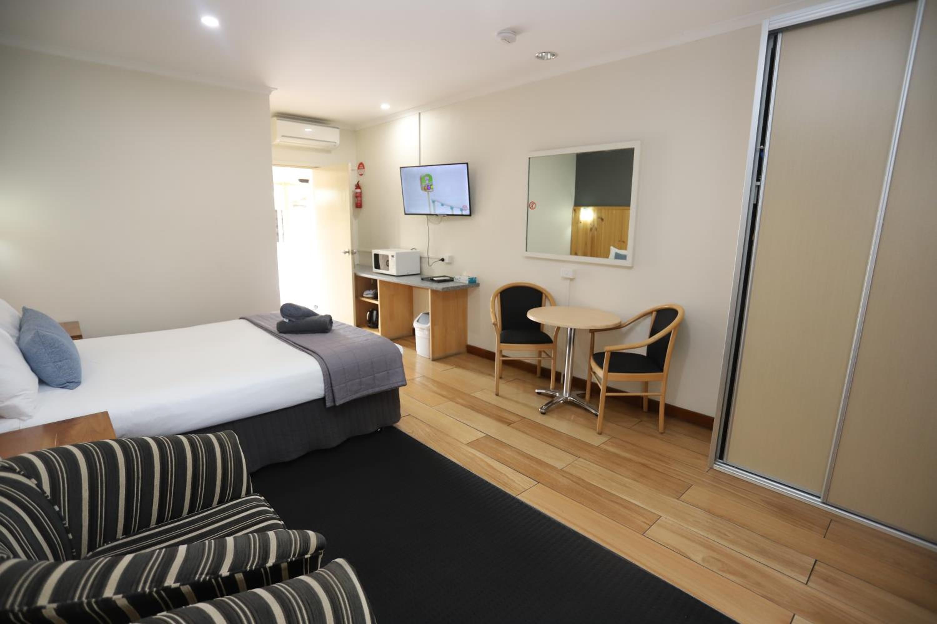 Sleepy Hill Motor Inn