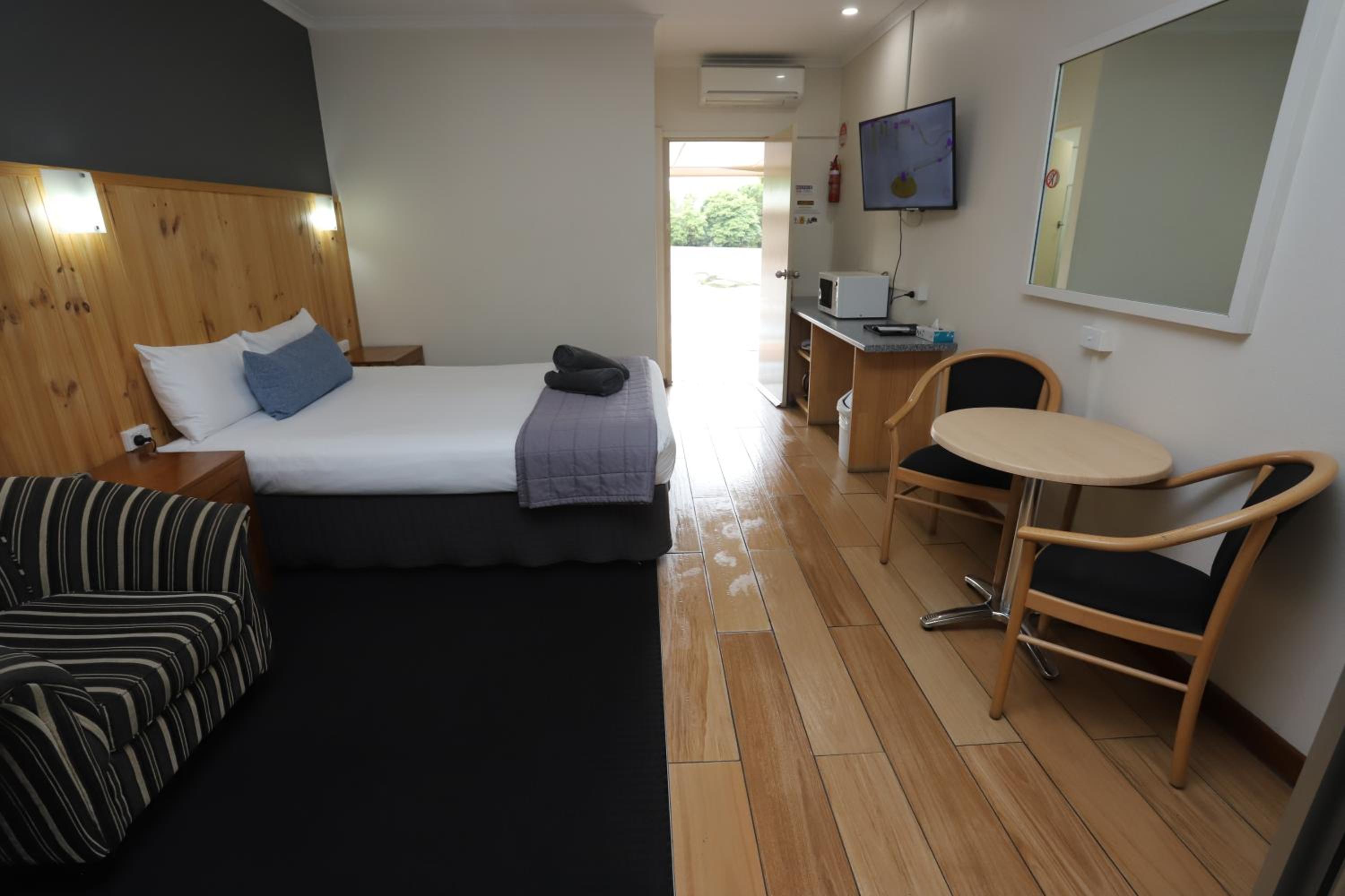 Sleepy Hill Motor Inn