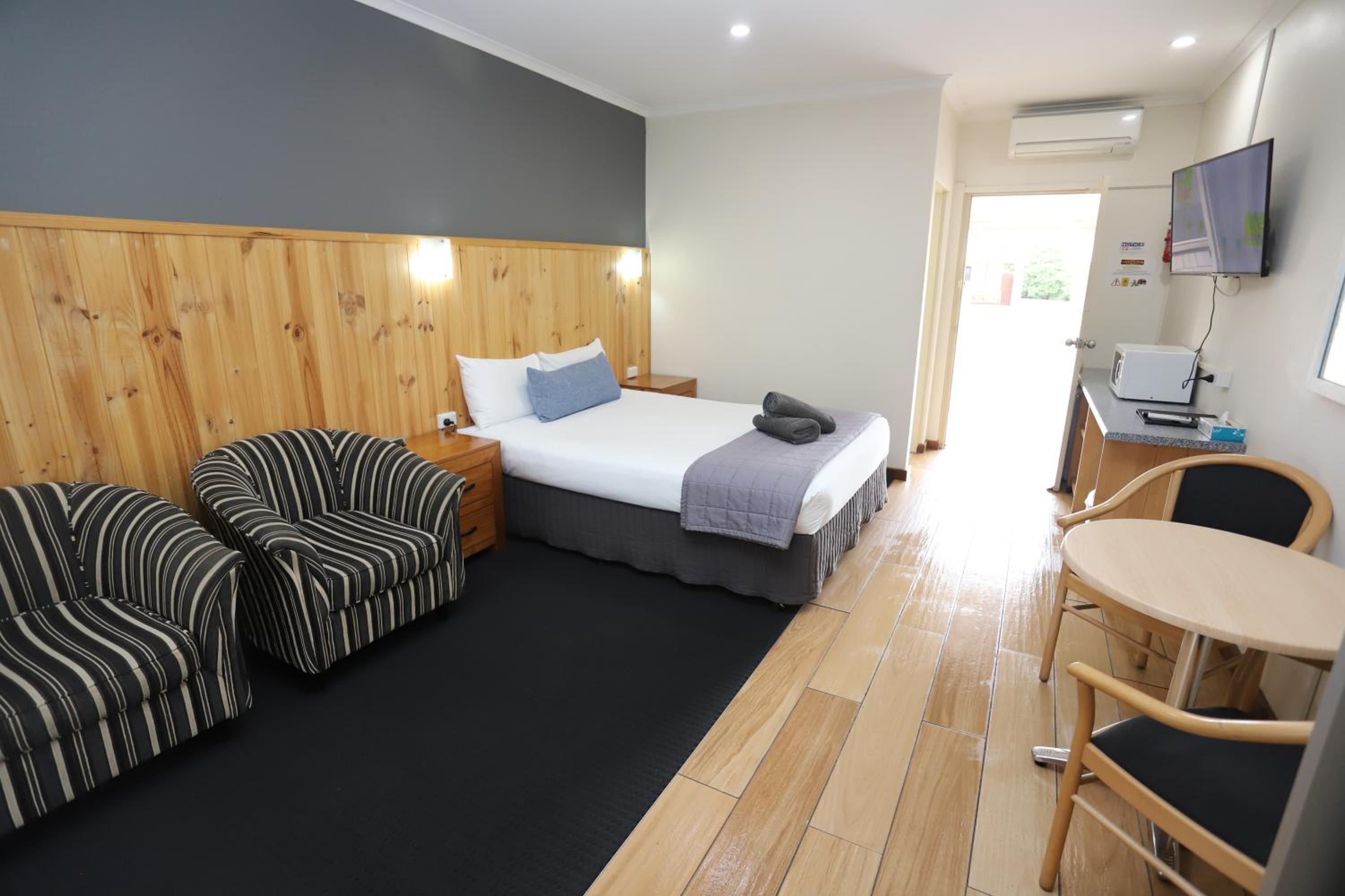 Sleepy Hill Motor Inn