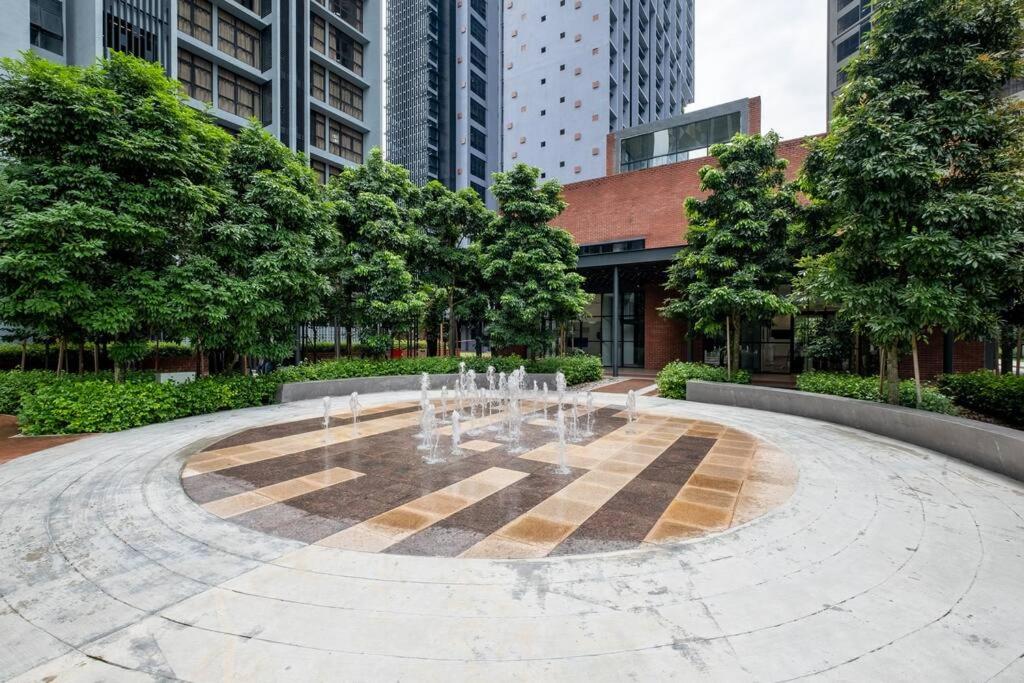 Millerz Square by Feel home Free Bus to Mid Valley KL Sentral