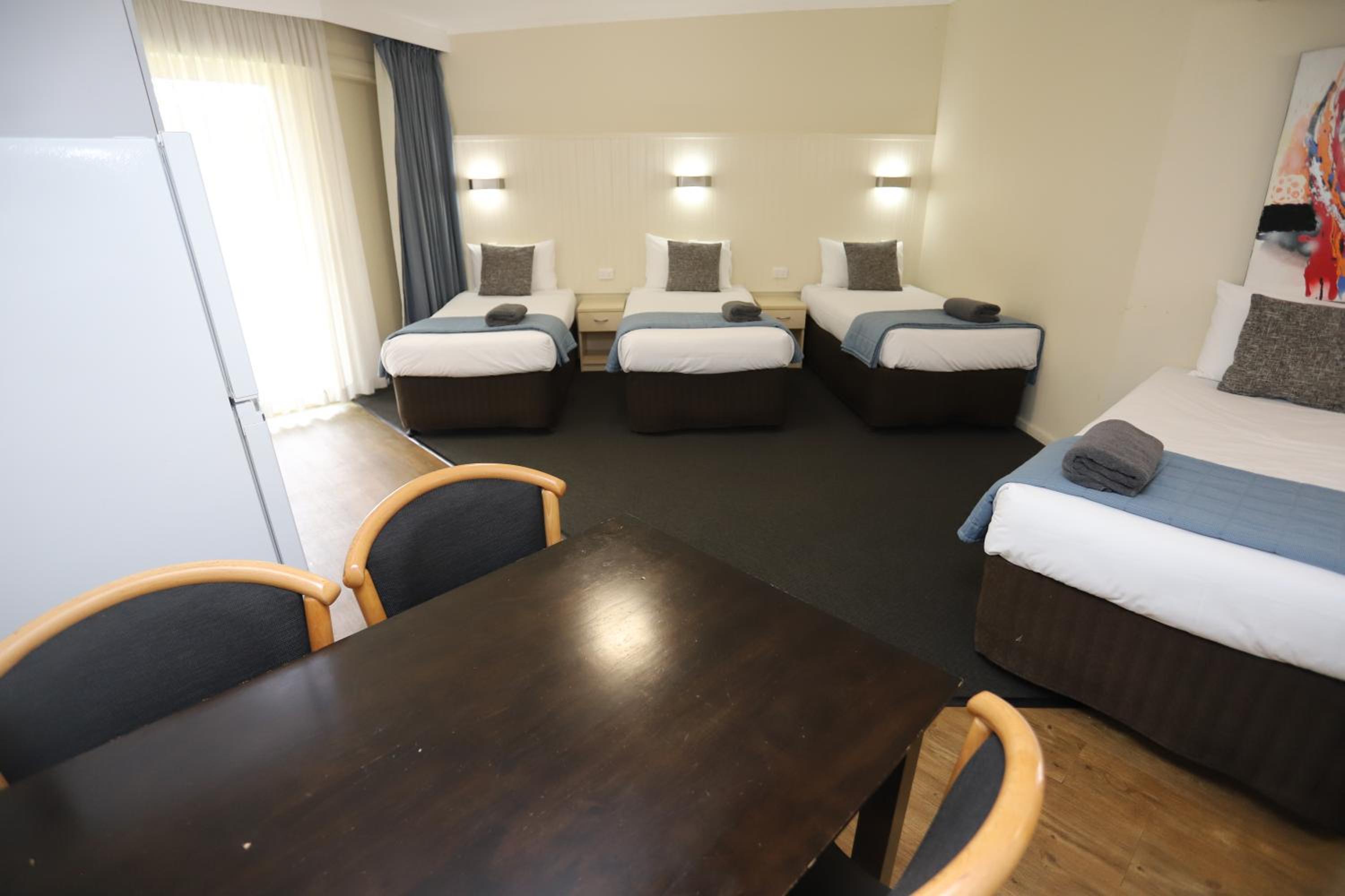 Sleepy Hill Motor Inn