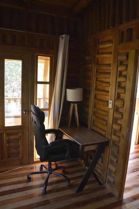 Maison autonome en bois, à Brasilito