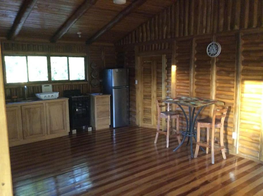 Maison autonome en bois, à Brasilito