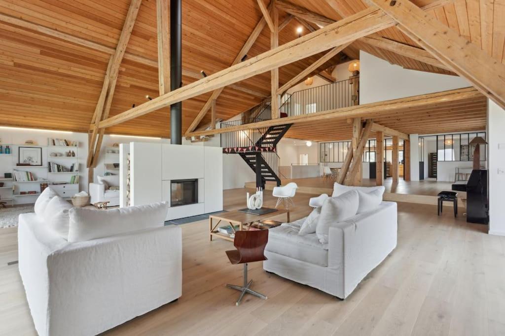 Completely refurbished typical Swiss farmhouse