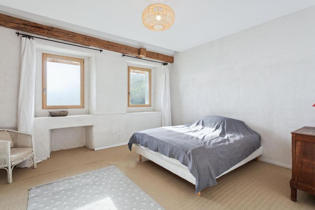 Completely refurbished typical Swiss farmhouse