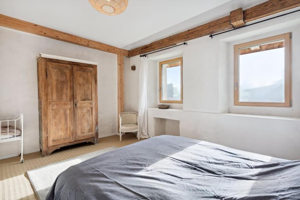 Completely refurbished typical Swiss farmhouse