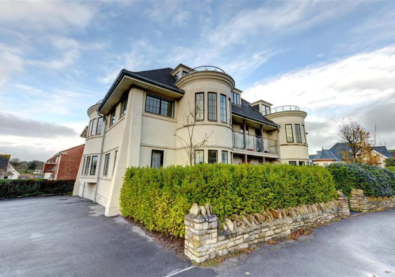 3 Bed in Swanage oc-wy269