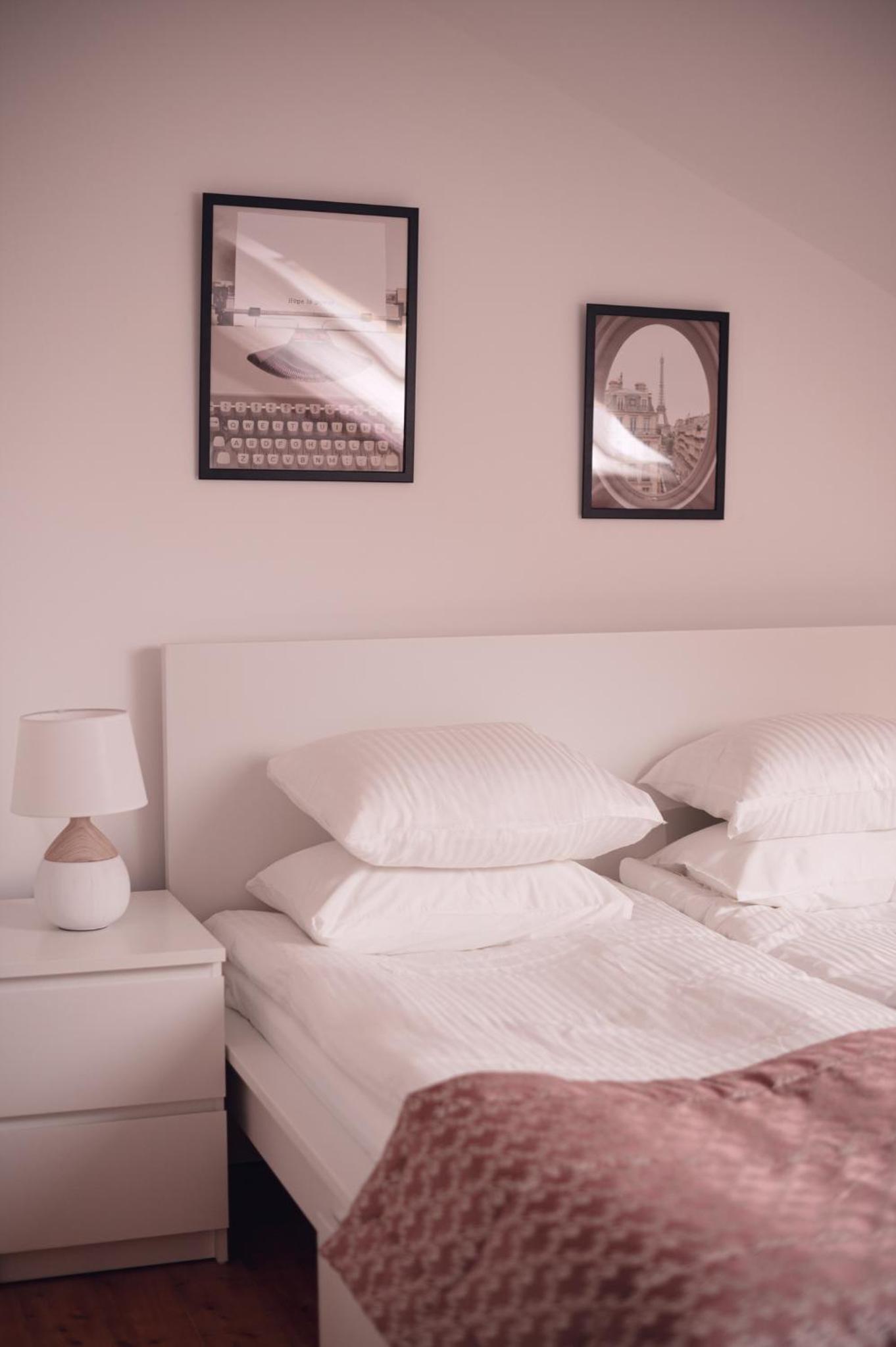 Laurentroom Hotel