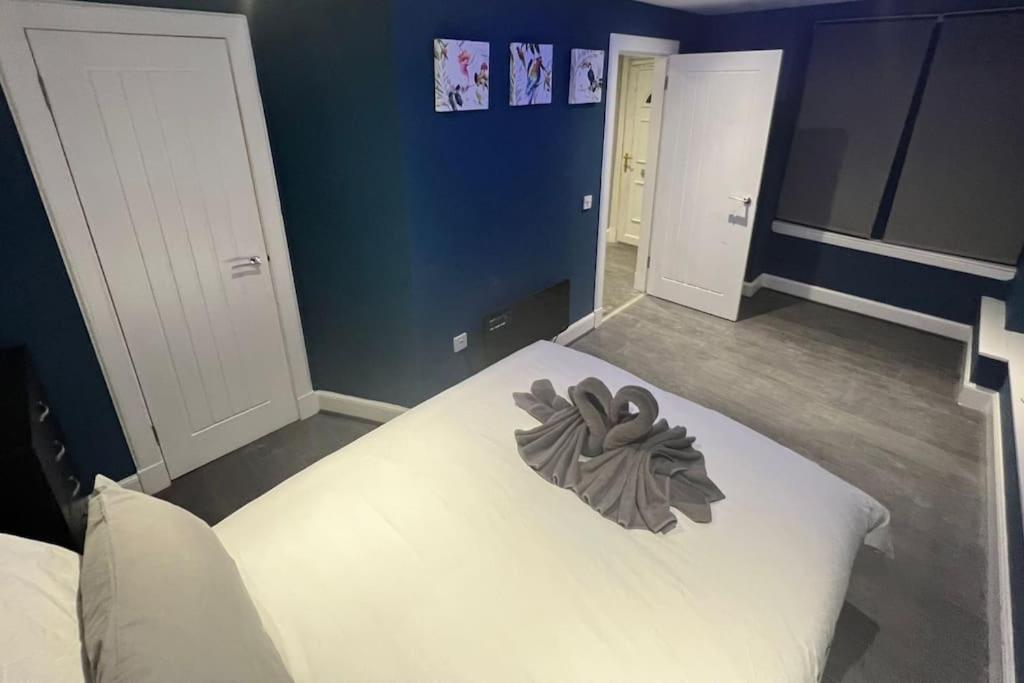 Murrayfield Stadium Basement - 3 Bed 3 Bath photo 4
