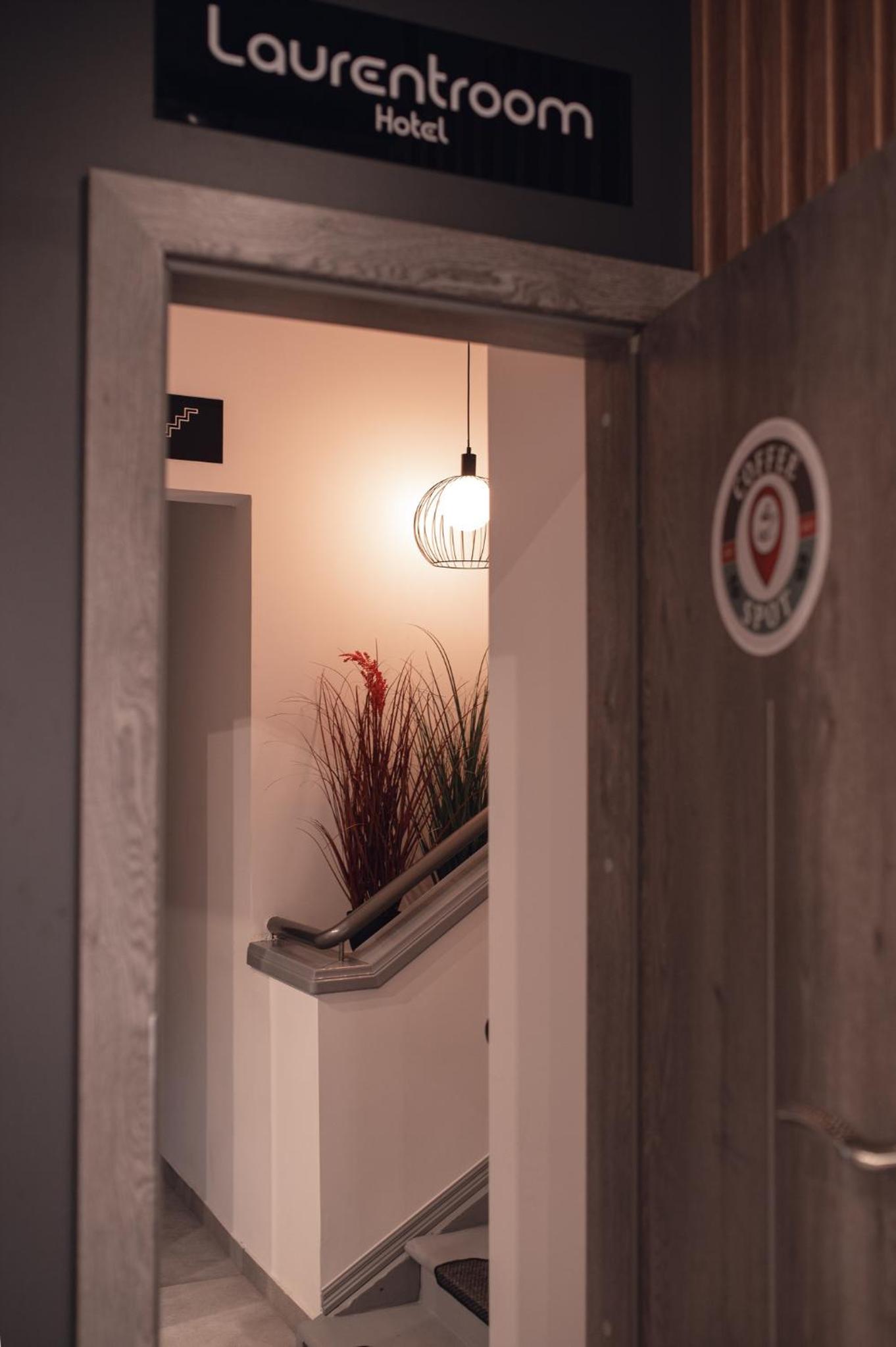 Laurentroom Hotel