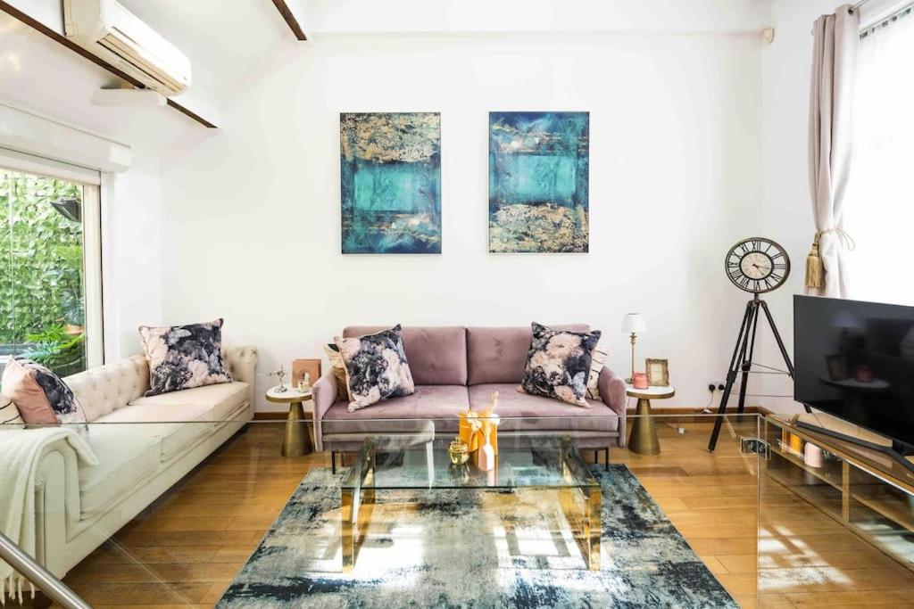 Central Harrods 4BR 6Bed House AC