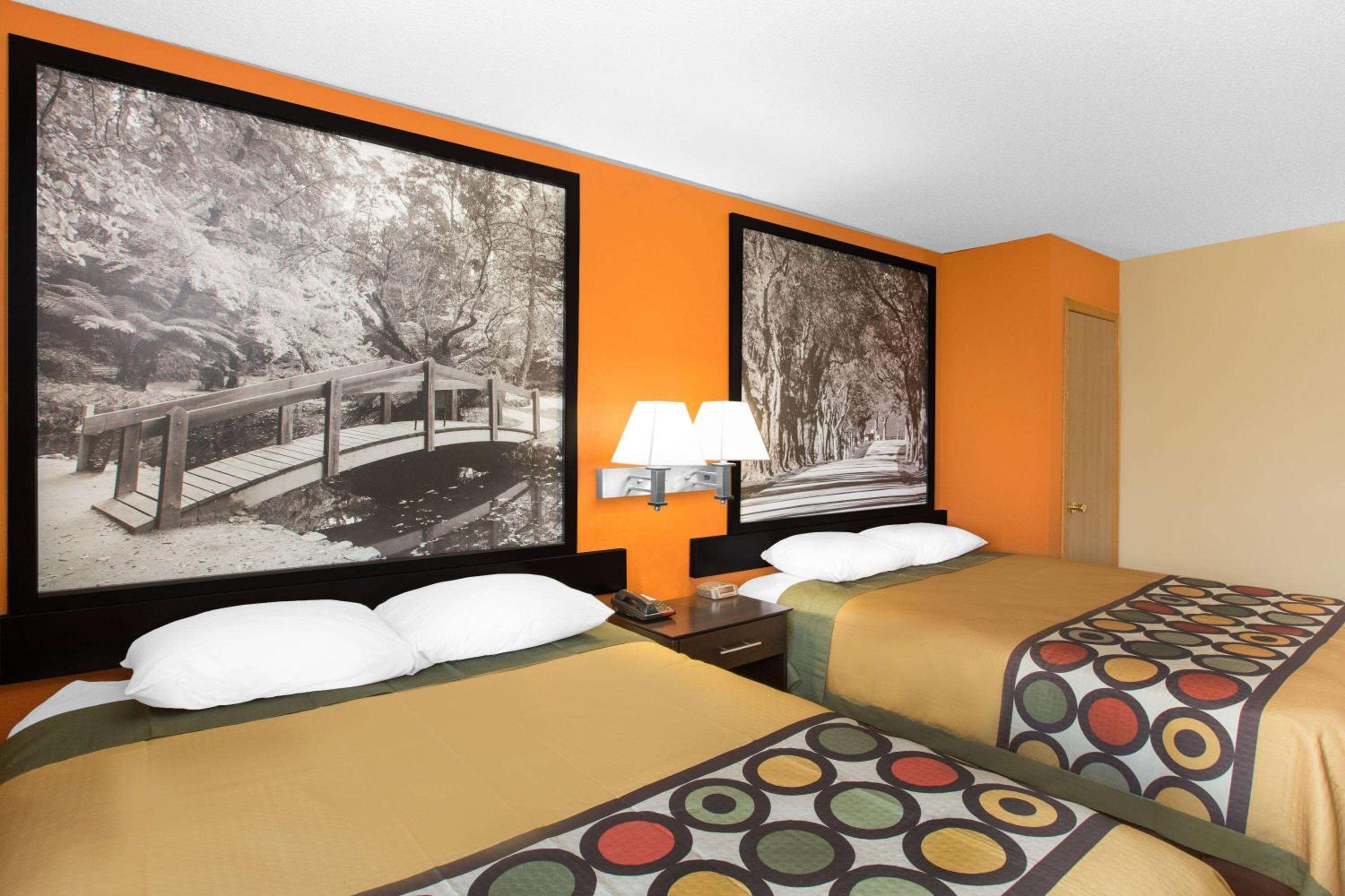 Des Moines Vacations - Super 8 by Wyndham Clive IA - Property Image 4