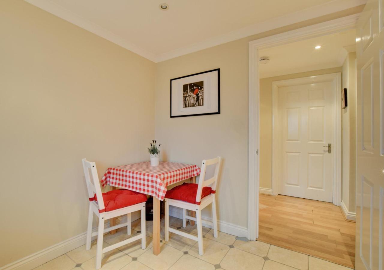 2 Bed in Weymouth oc-wy406 view 5