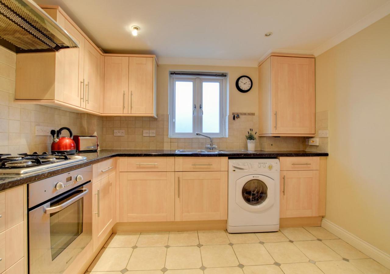 2 Bed in Weymouth oc-wy406 view 3