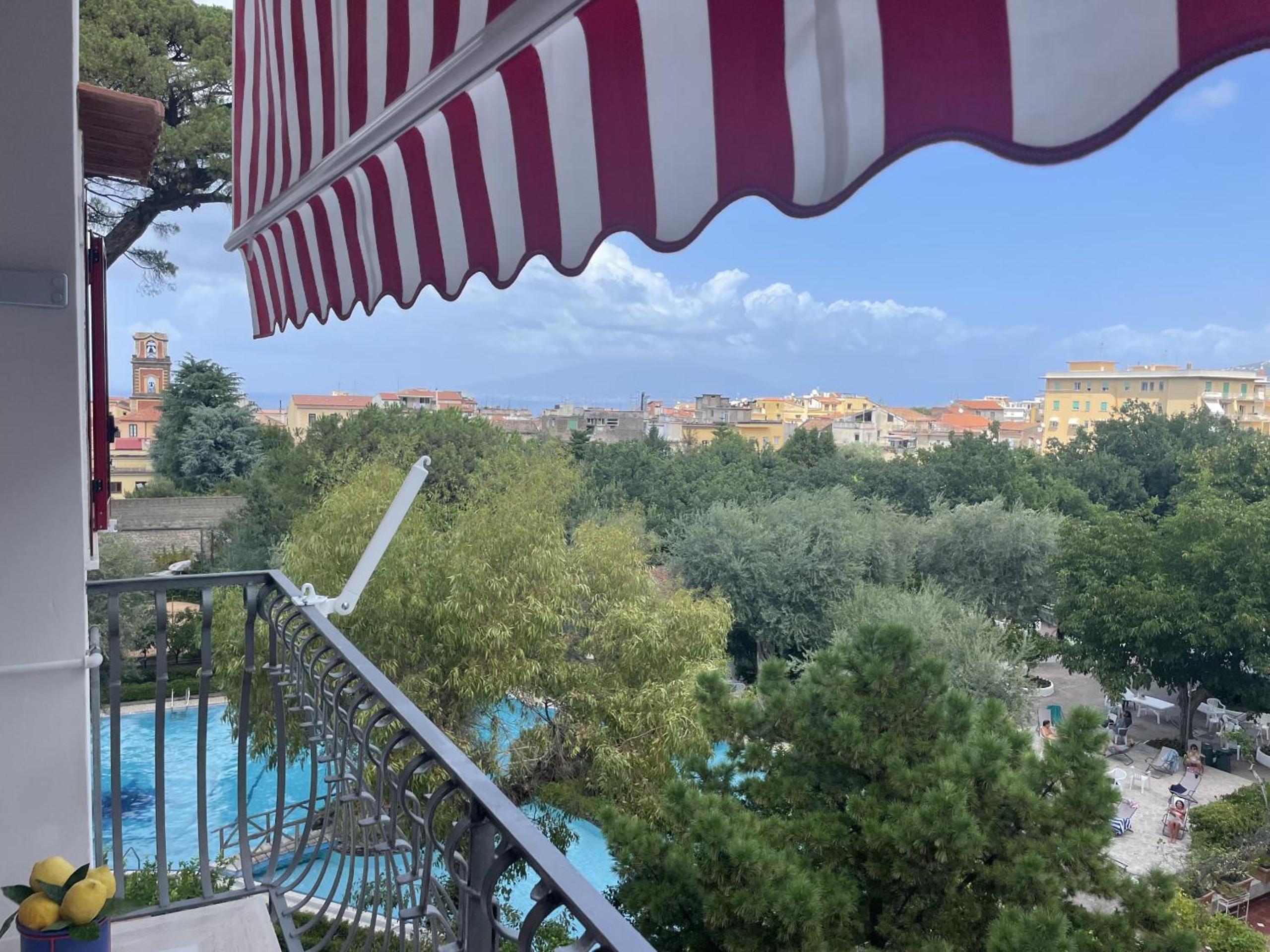 Maison B en Sorrento — balance & terrace