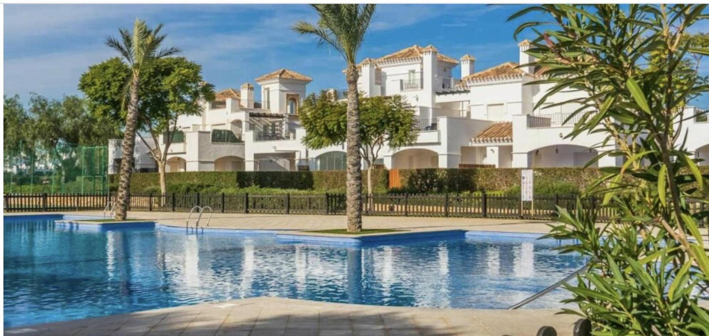 Golf Resort - Apartment - Sleeps4 - Pool - Parking
